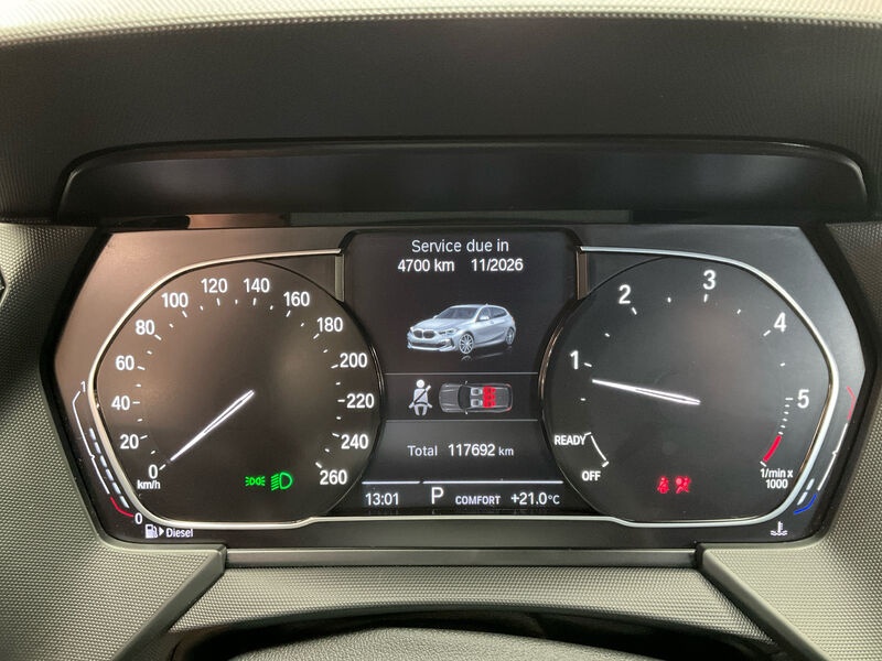 BMW 118d Sport-Line SHZ PDC LED BT SPURHALTE 6