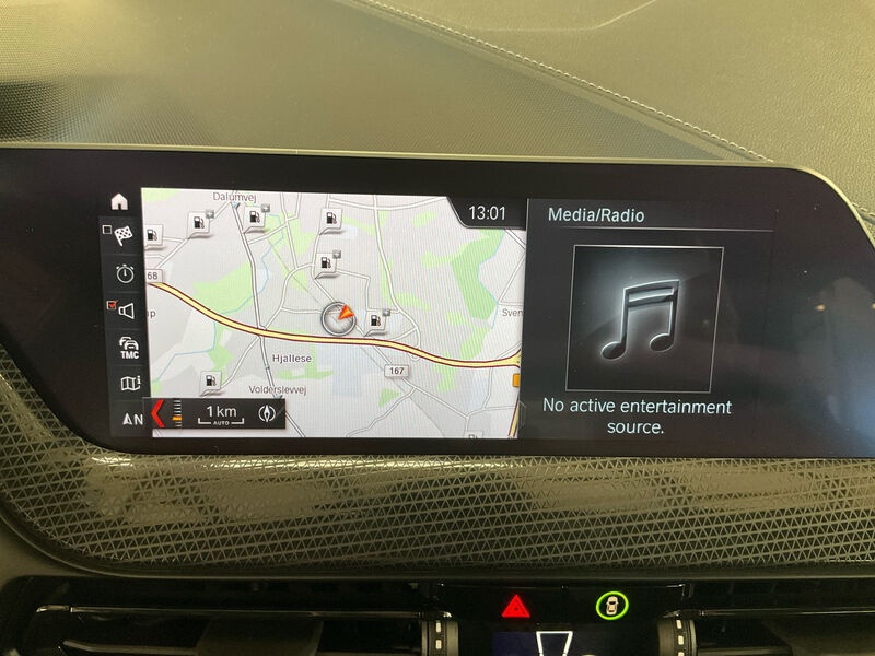 BMW 118d Sport-Line SHZ PDC LED BT SPURHALTE 7