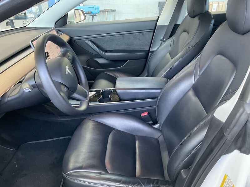 Tesla Model 3 Leder Navi LED Pano 6