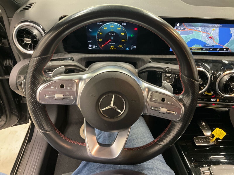 Mercedes-Benz A 220 d AMG-Line T-Leder Navi LED 8