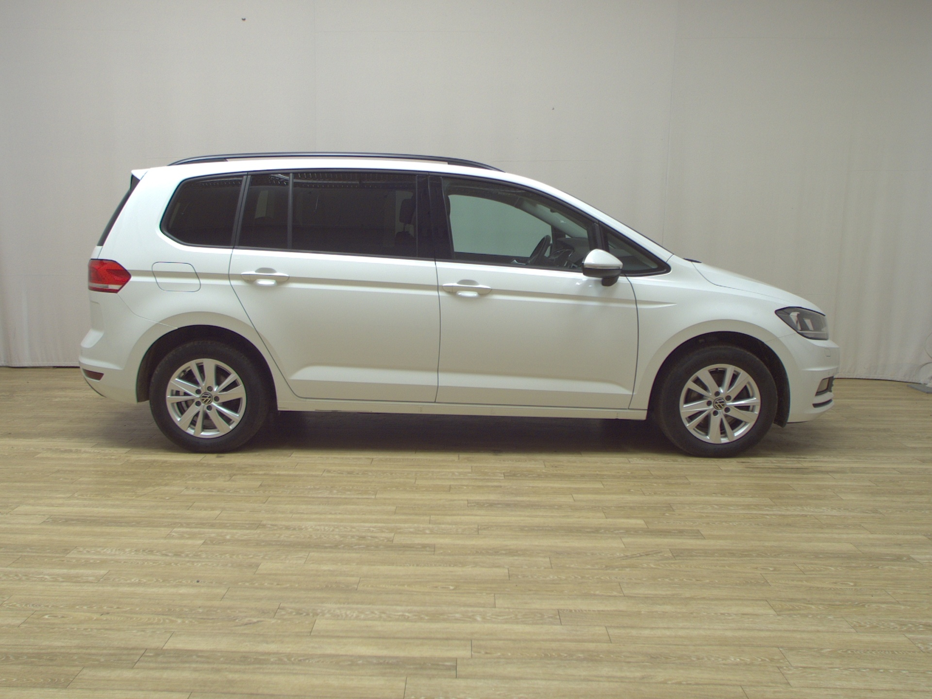 Volkswagen Touran 2.0 TDI Comf. Navi DC Dynaudio RfK 4xShz