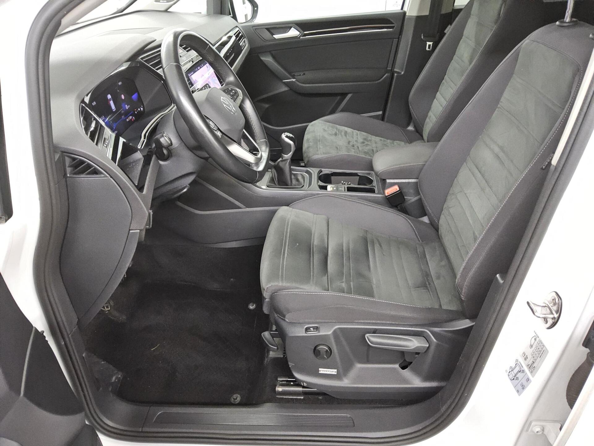 Volkswagen Touran 2.0 TDI Comf. Navi DC Dynaudio RfK 4xShz 9