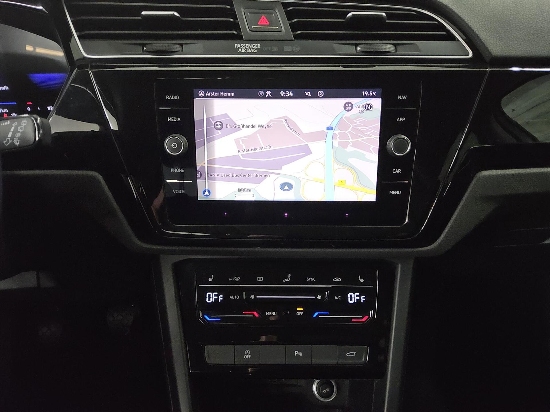 Volkswagen Touran 2.0 TDI Comf. Navi DC Dynaudio RfK 4xShz 7