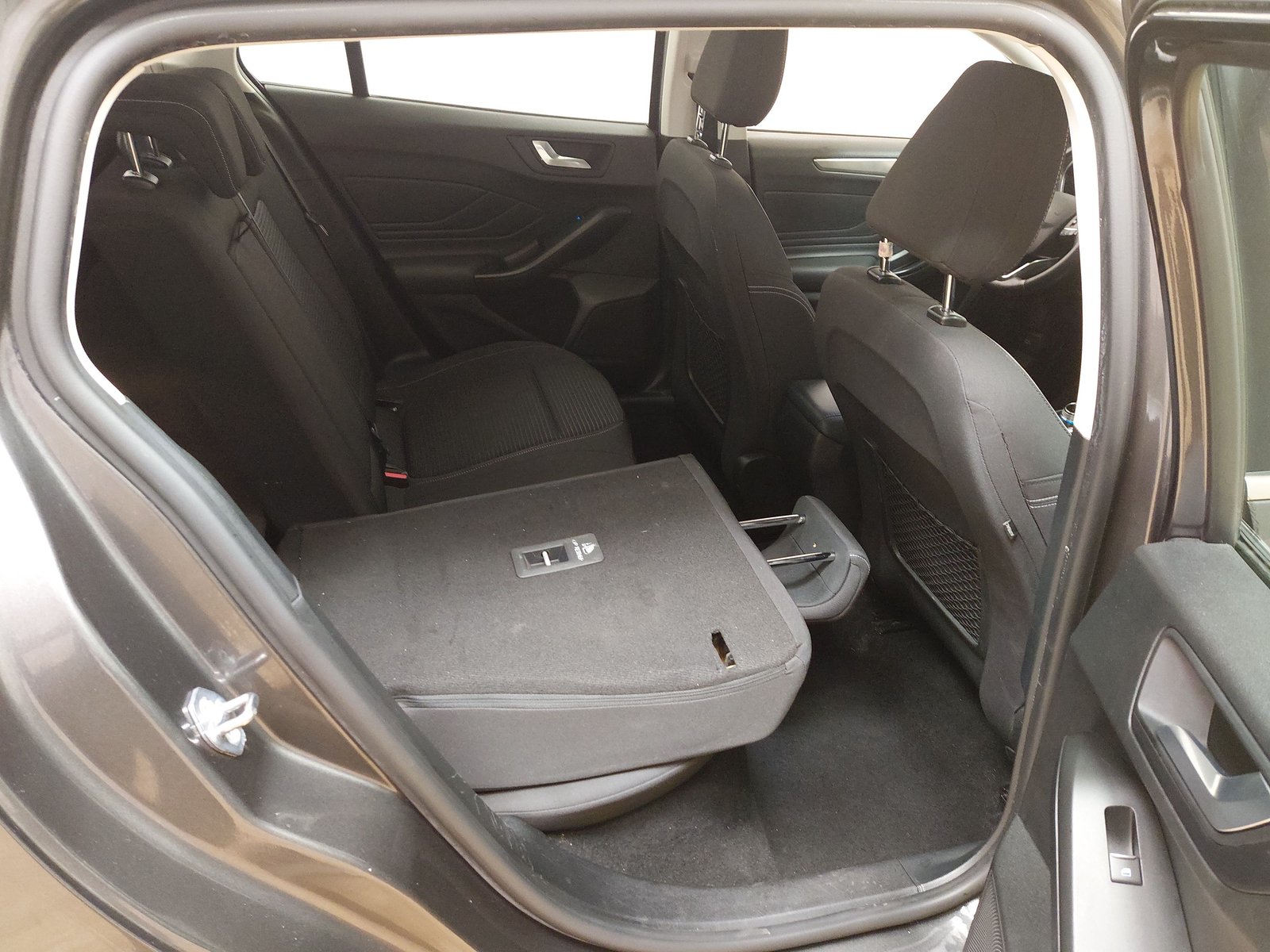 Ford Focus Turnier 1.5 EB Titanium NAVI LED SHZ PDC 11