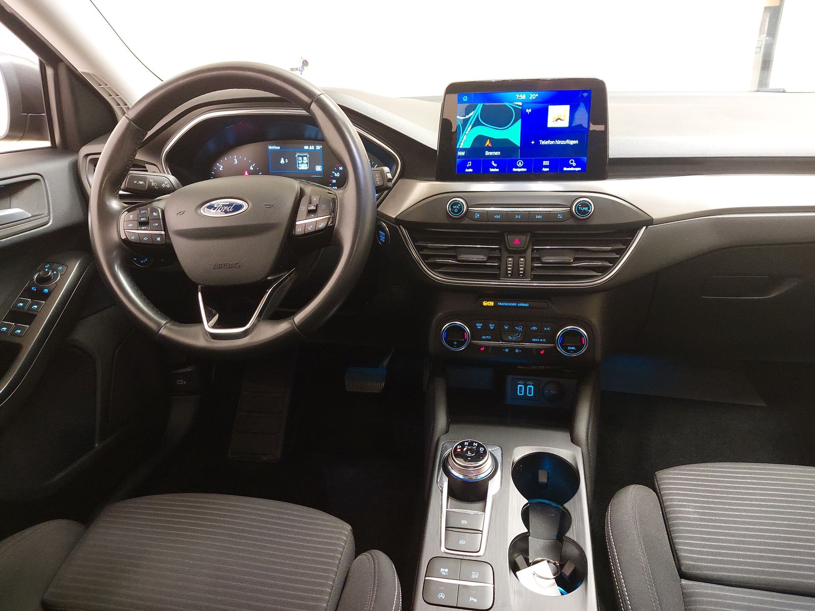 Ford Focus Turnier 1.5 EB Titanium NAVI LED SHZ PDC 13