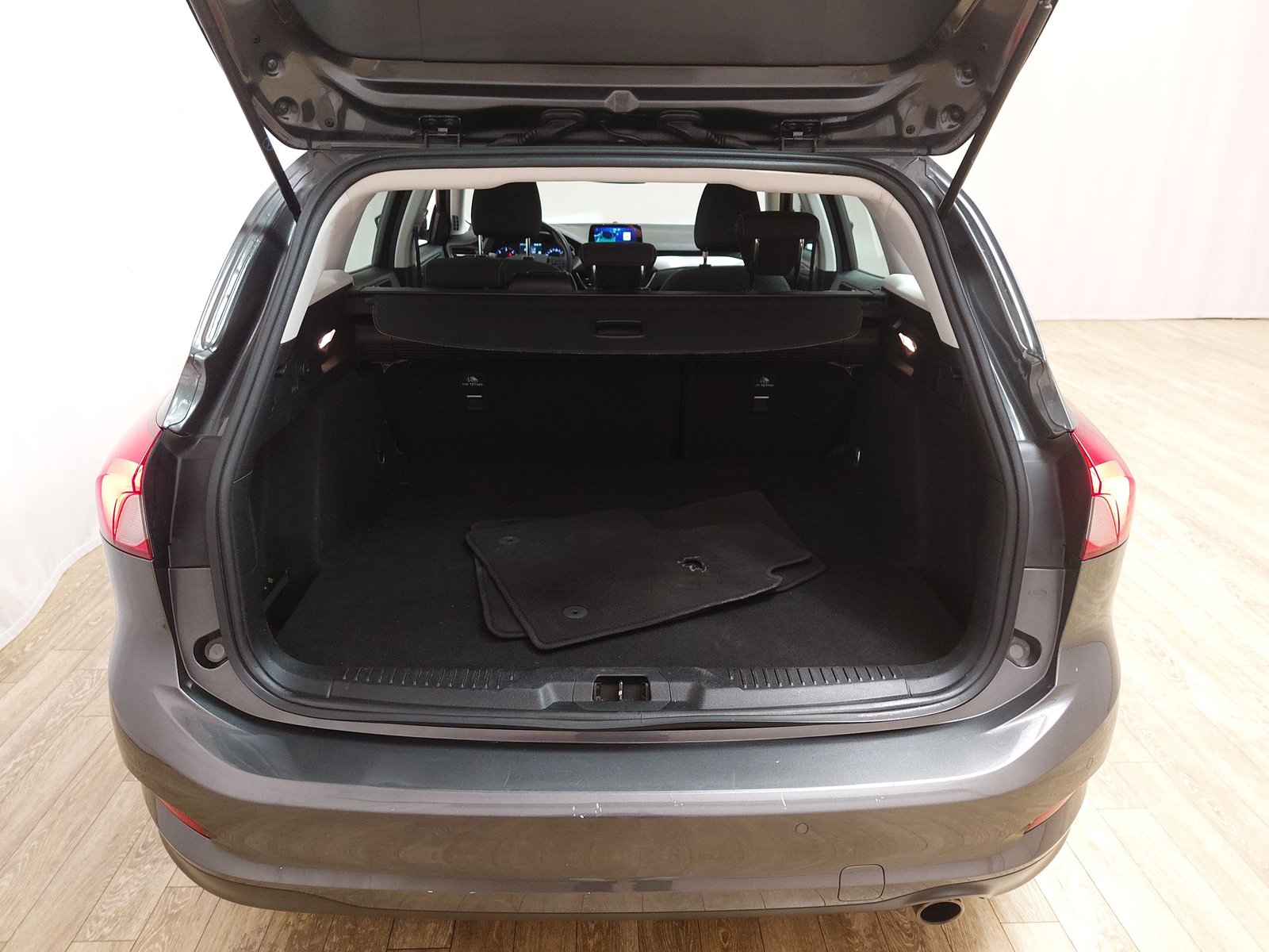 Ford Focus Turnier 1.5 EB Titanium NAVI LED SHZ PDC 15