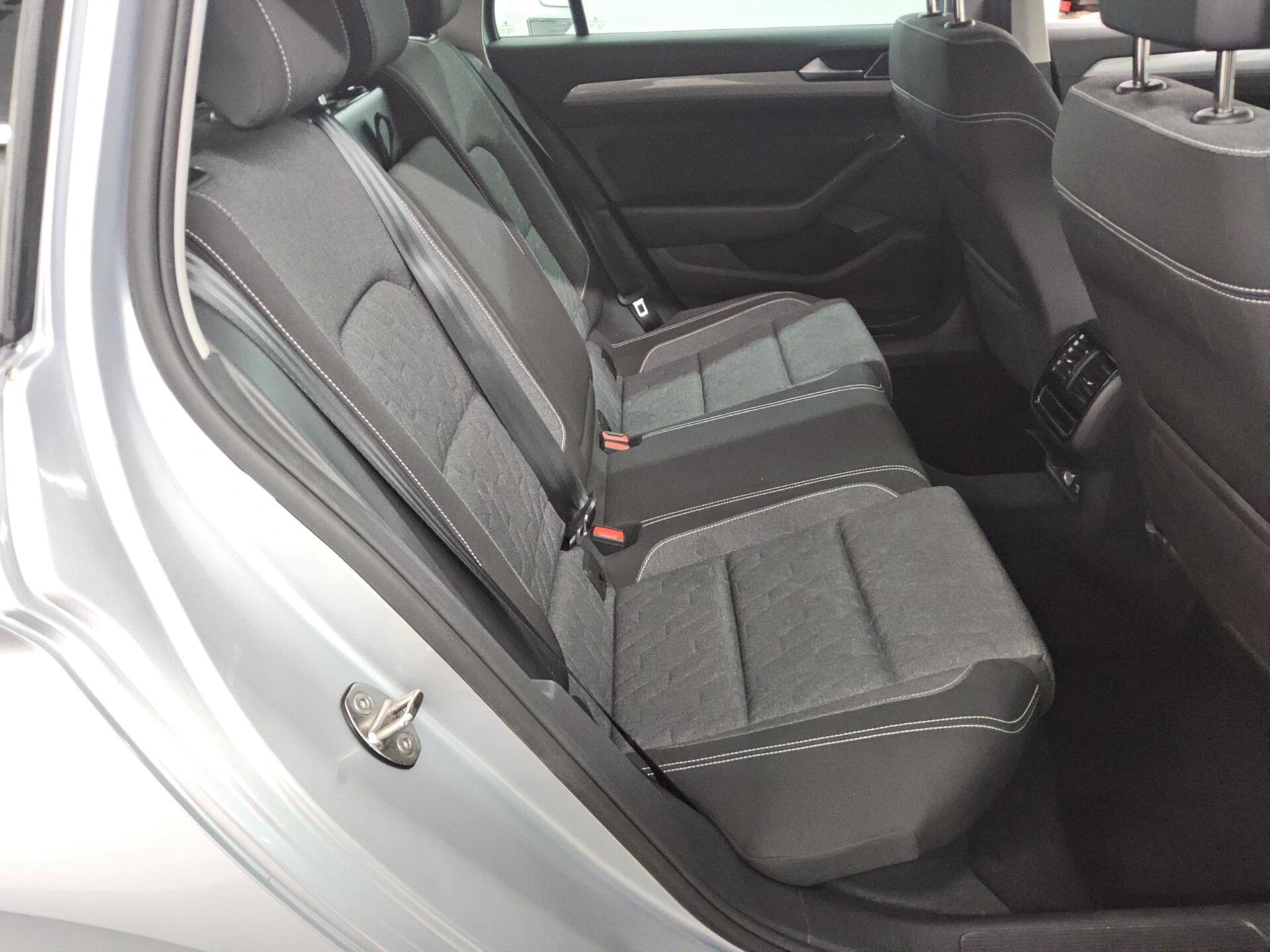 Volkswagen Passat Variant 2.0 TDI 4M Business Navi LED AHK 13