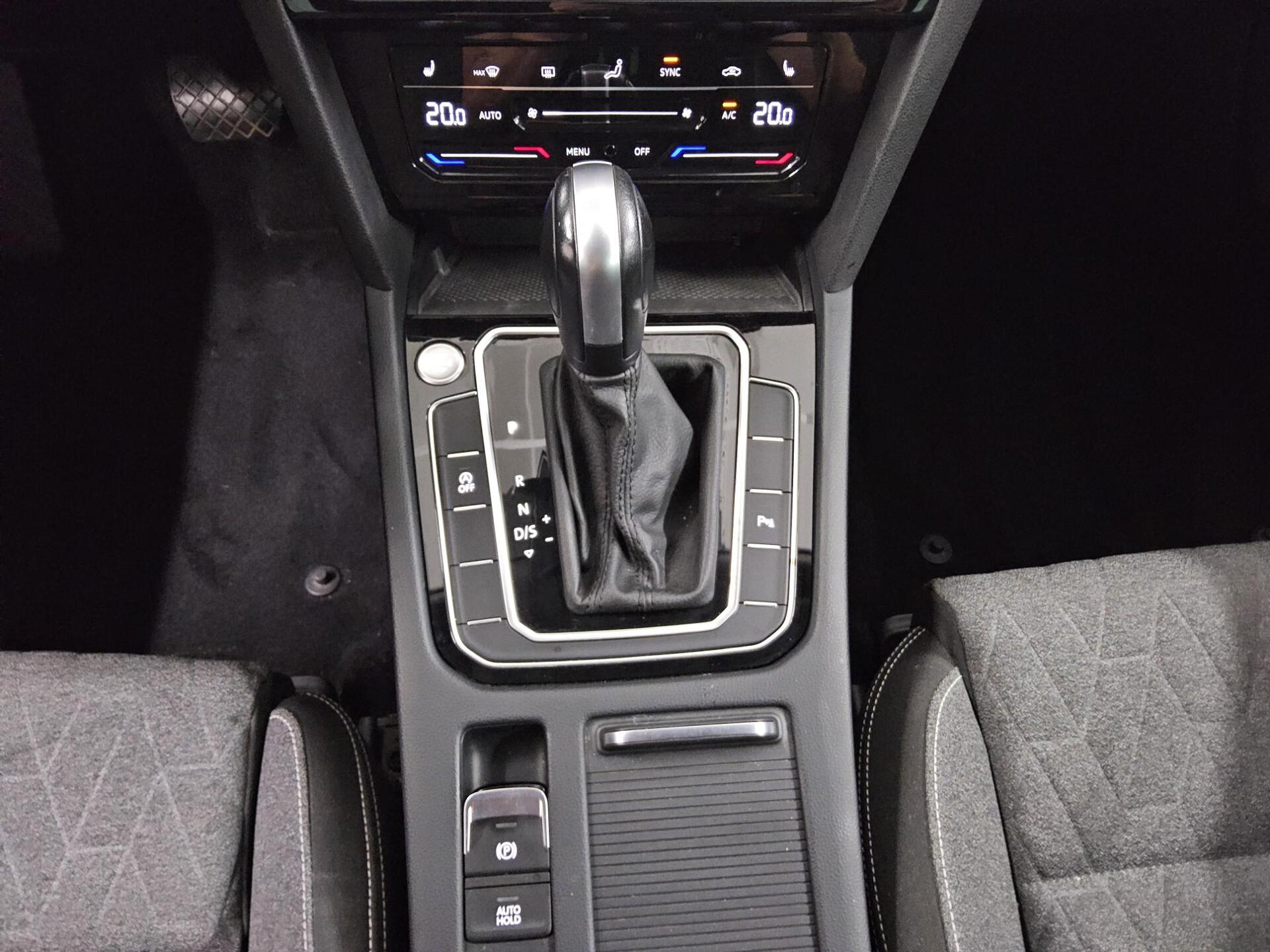 Volkswagen Passat Variant 2.0 TDI 4M Business Navi LED AHK 6