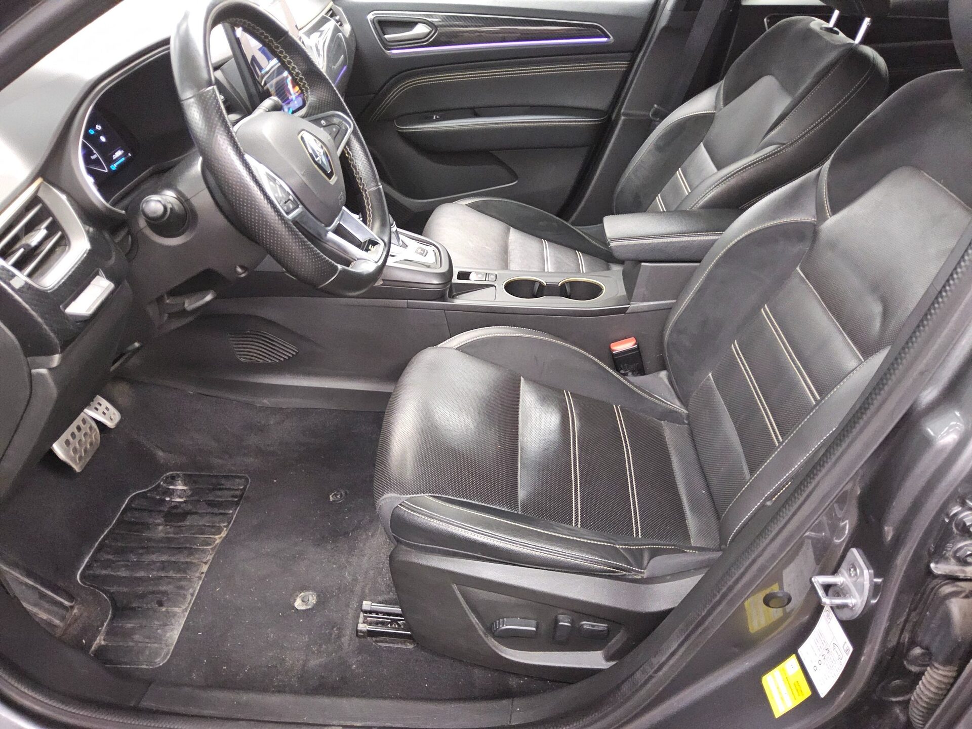 Renault Arkana 1.6 E-Tech Navi LED Leder RFK ACC 9