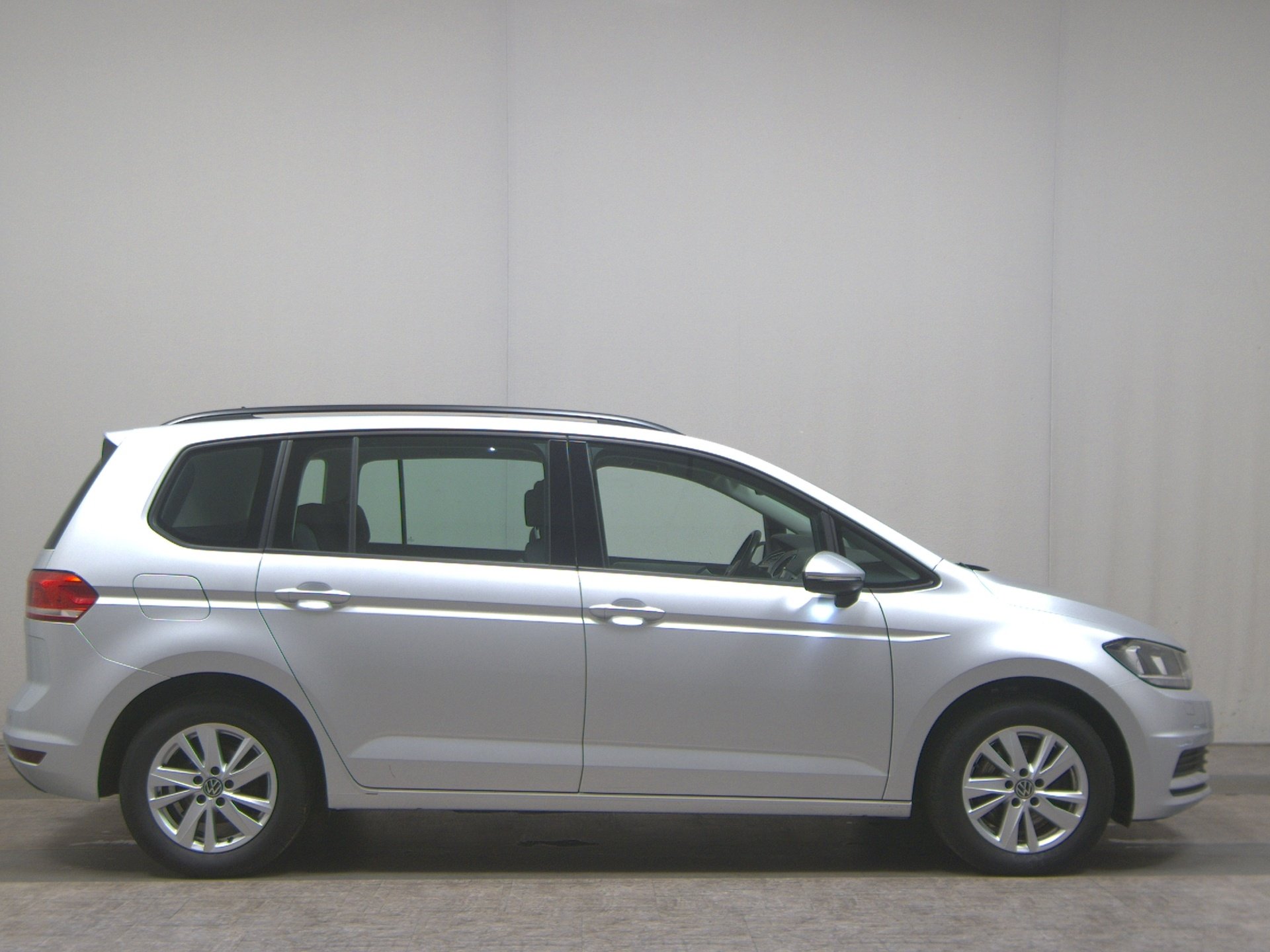Volkswagen Touran 2.0 TDI Comf. Navi Panorama AHK Sthzg