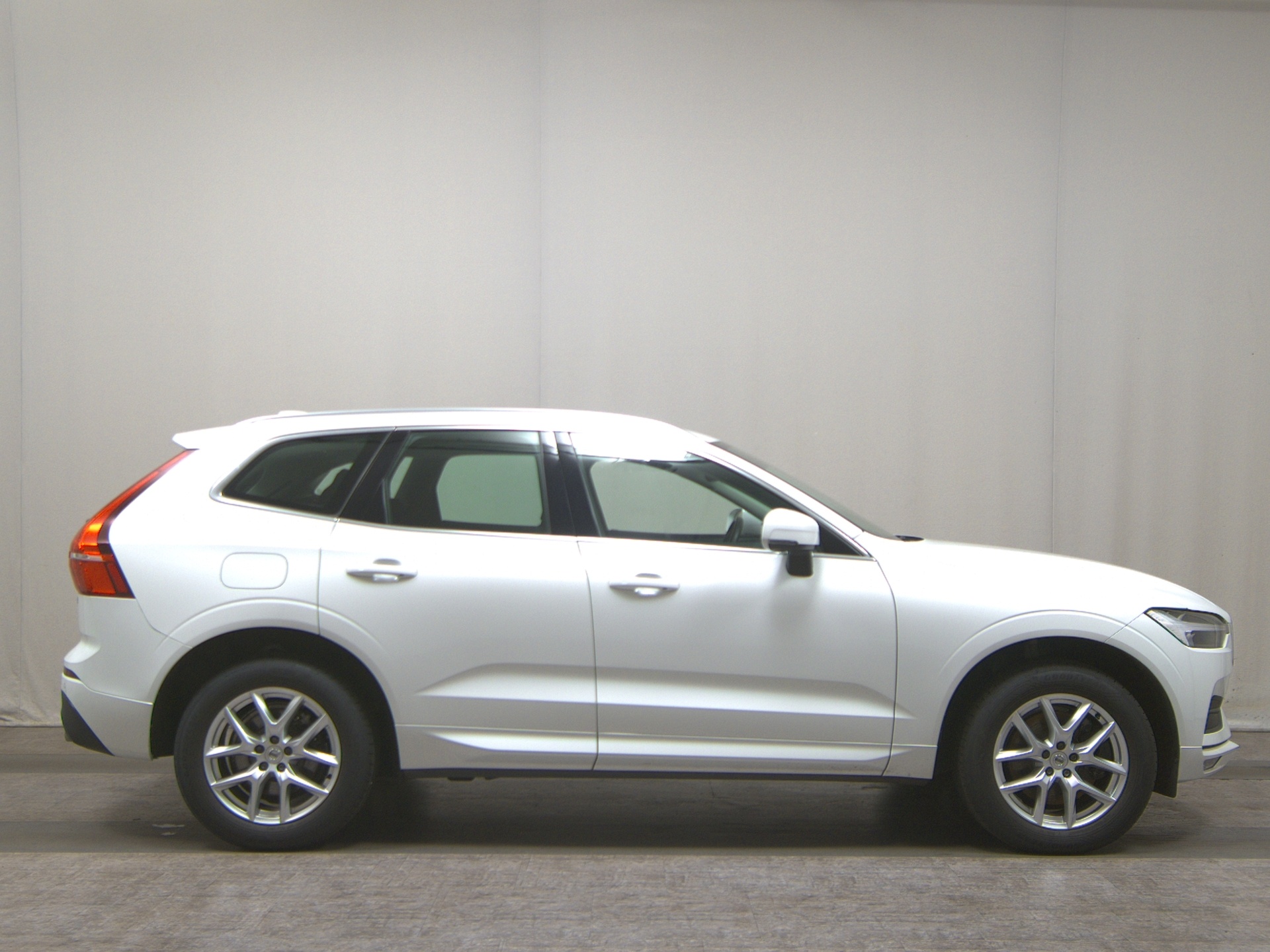 Volvo XC60 B4 Momentum Pro Navi LED H-K RFK AHK