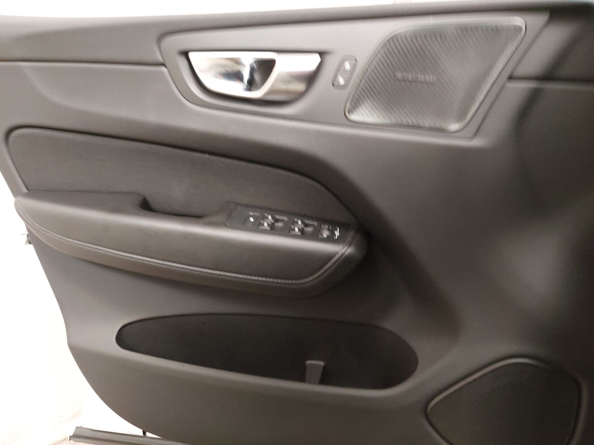 Volvo XC60 B4 Momentum Pro Navi LED H-K RFK AHK 10