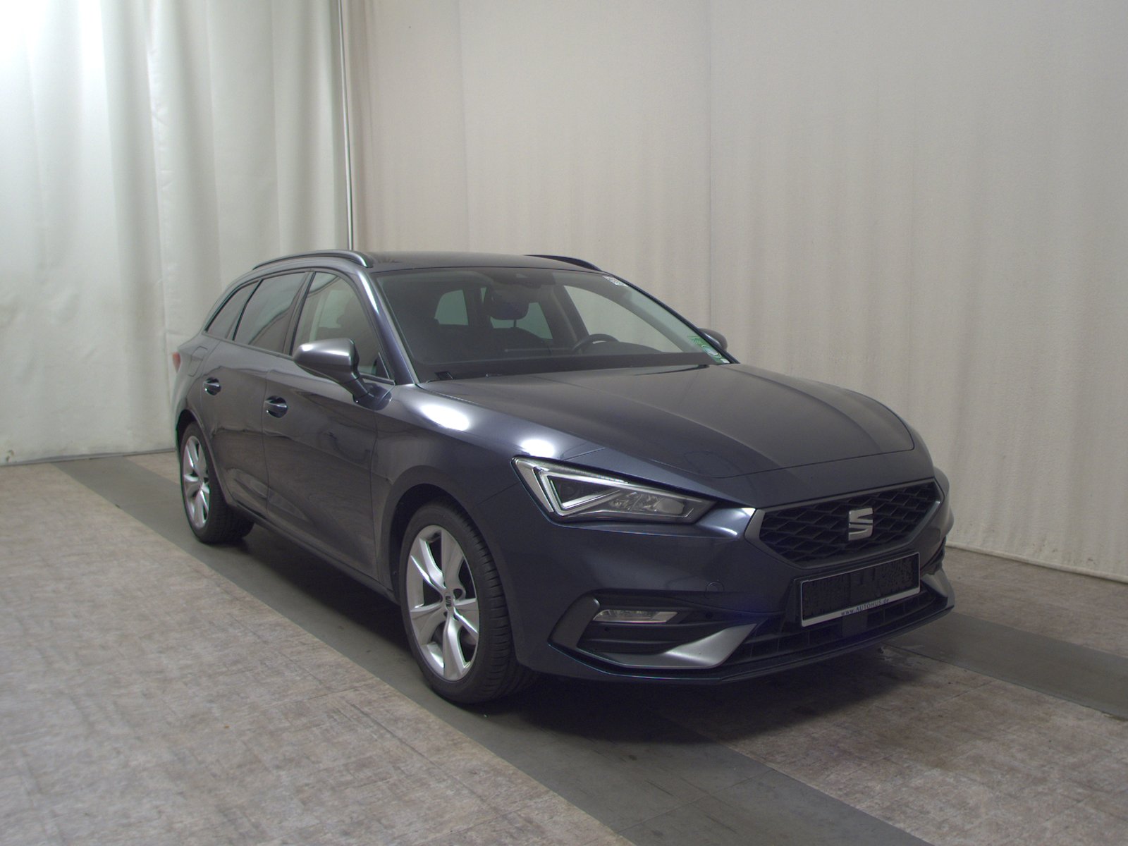 Seat Leon Sportstourer 2.0 TDI FR-Line T-Leder Navi 3