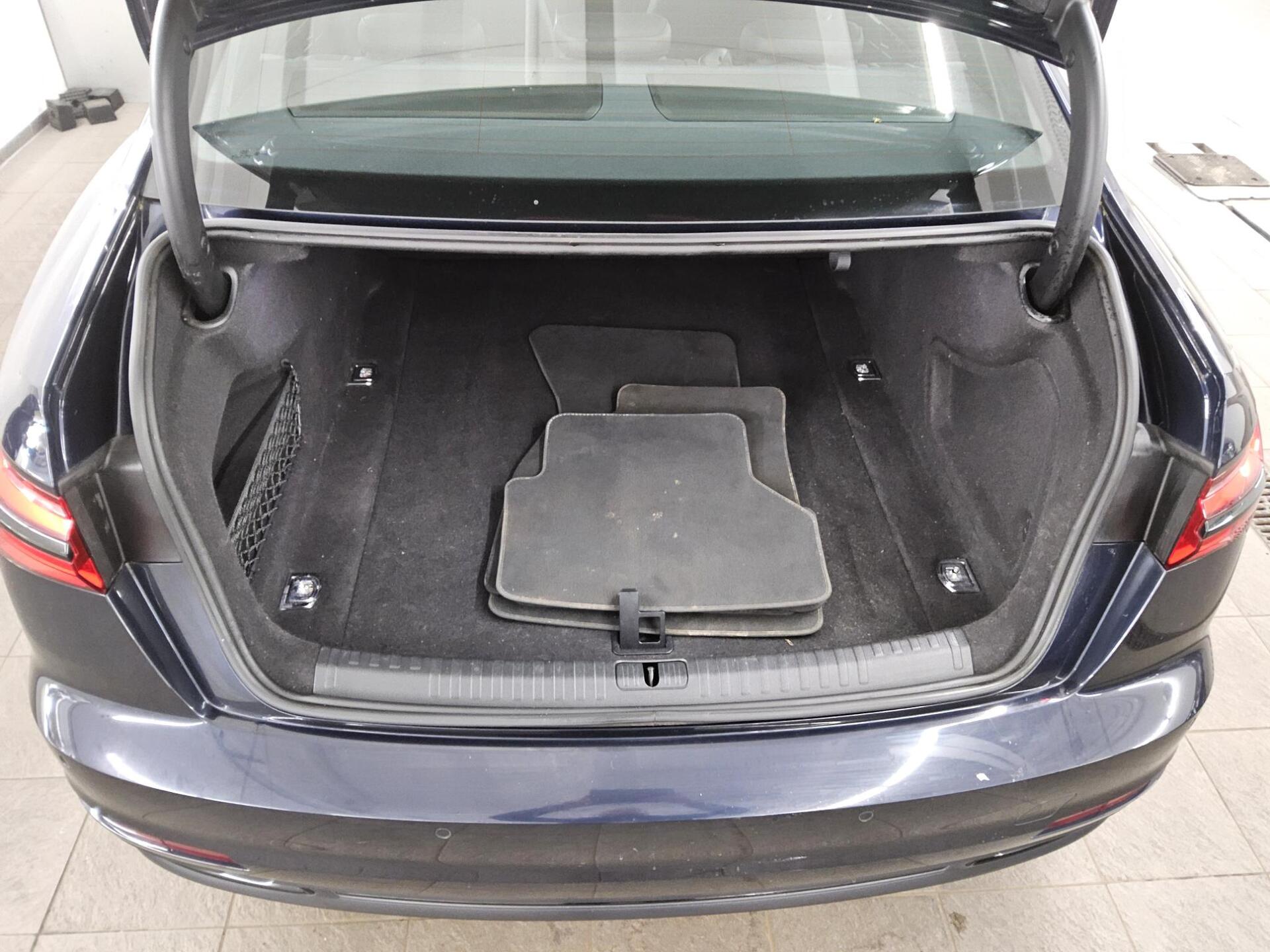 Audi A6 45 TFSI Qu. design Leder Navi LED RfK PDC Shz 11