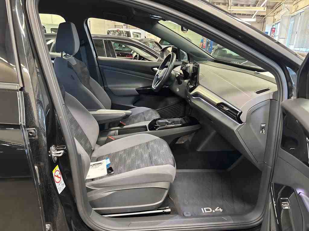 Volkswagen ID.4 NAVI LED SHZ PDC AHK 6