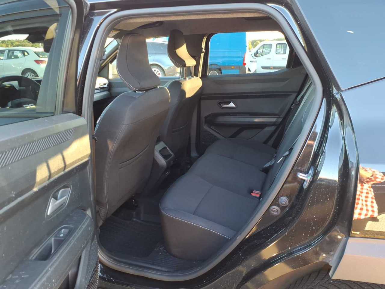 Dacia Duster NAVI KLIMAAUT RADIO TEMPO MFL 7