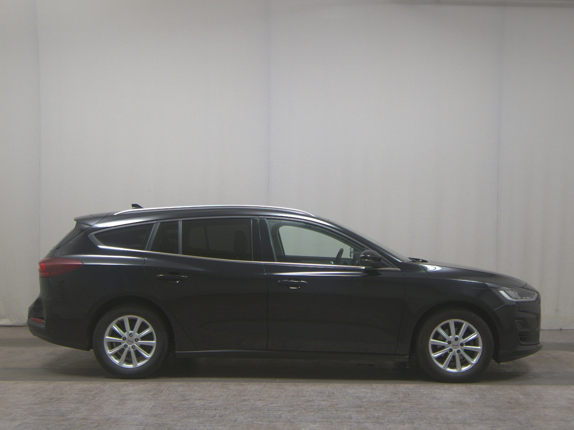 Ford Focus Turnier 1.5 EB Titanium AHK Navi PDC LED