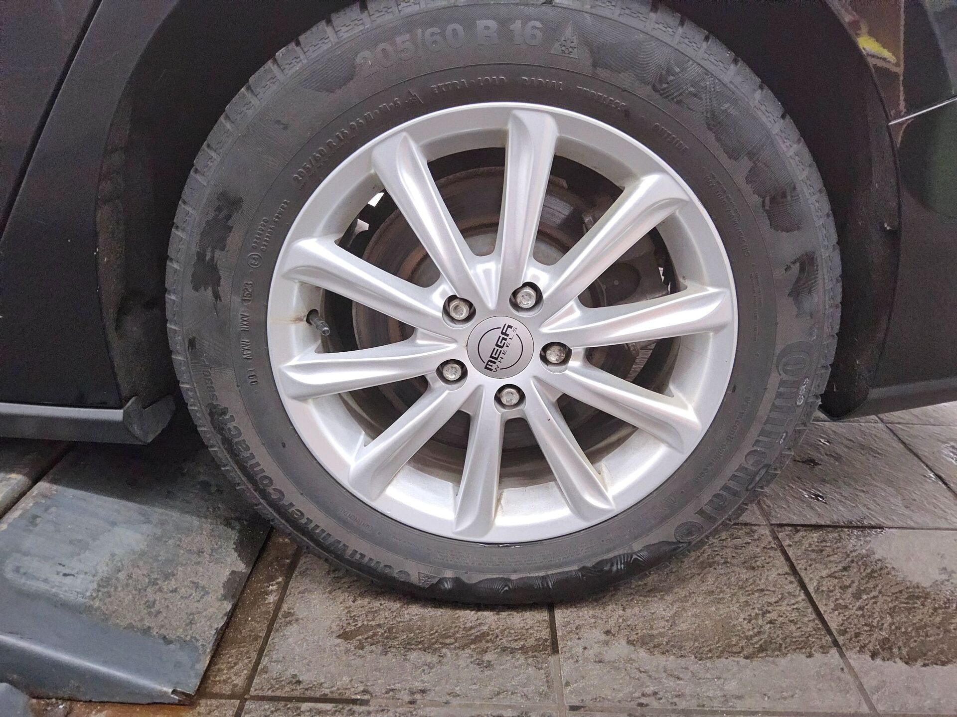 Ford Focus Turnier 1.5 EB Titanium AHK Navi PDC LED 10