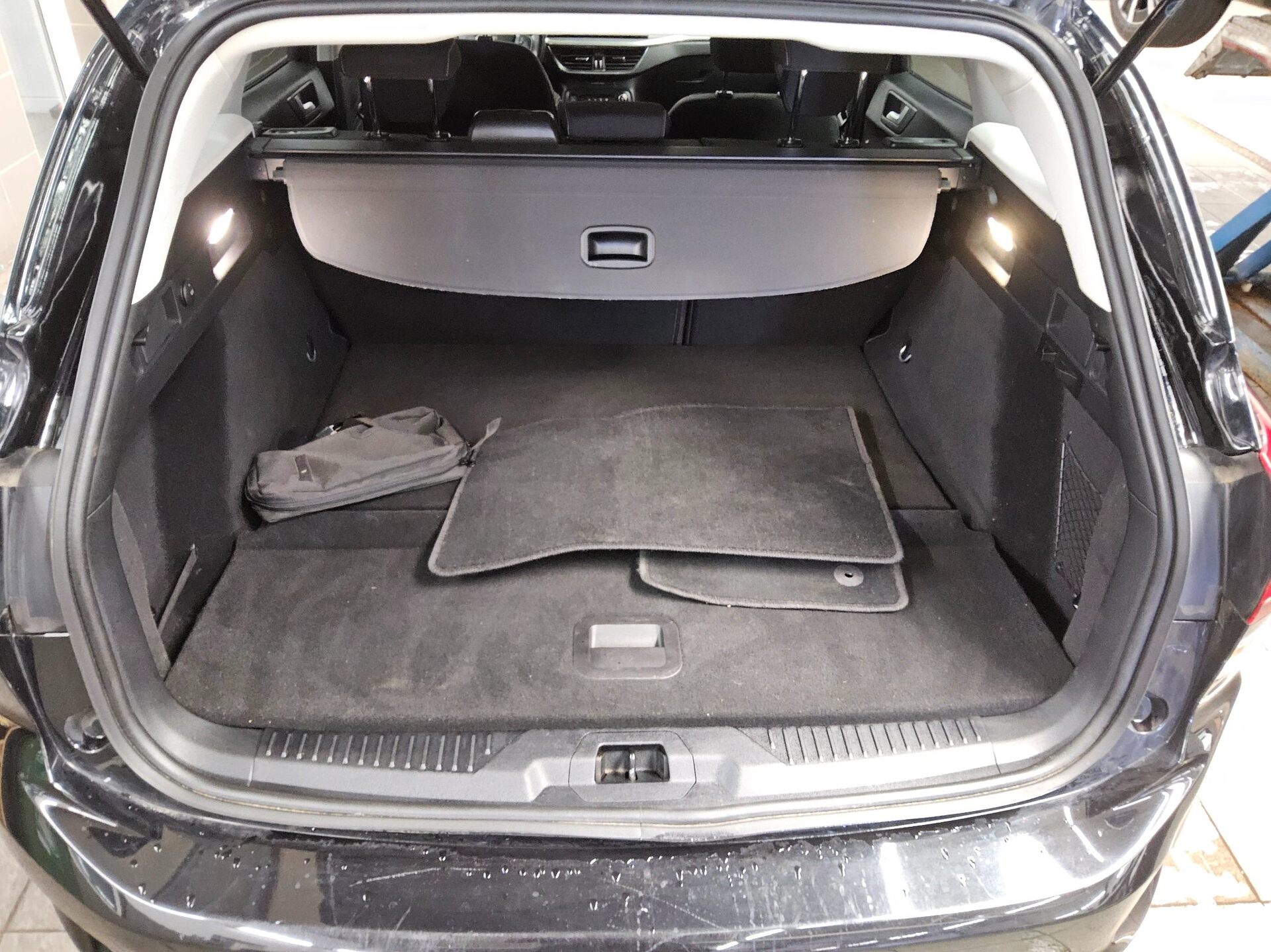 Ford Focus Turnier 1.5 EB Titanium AHK Navi PDC LED 11
