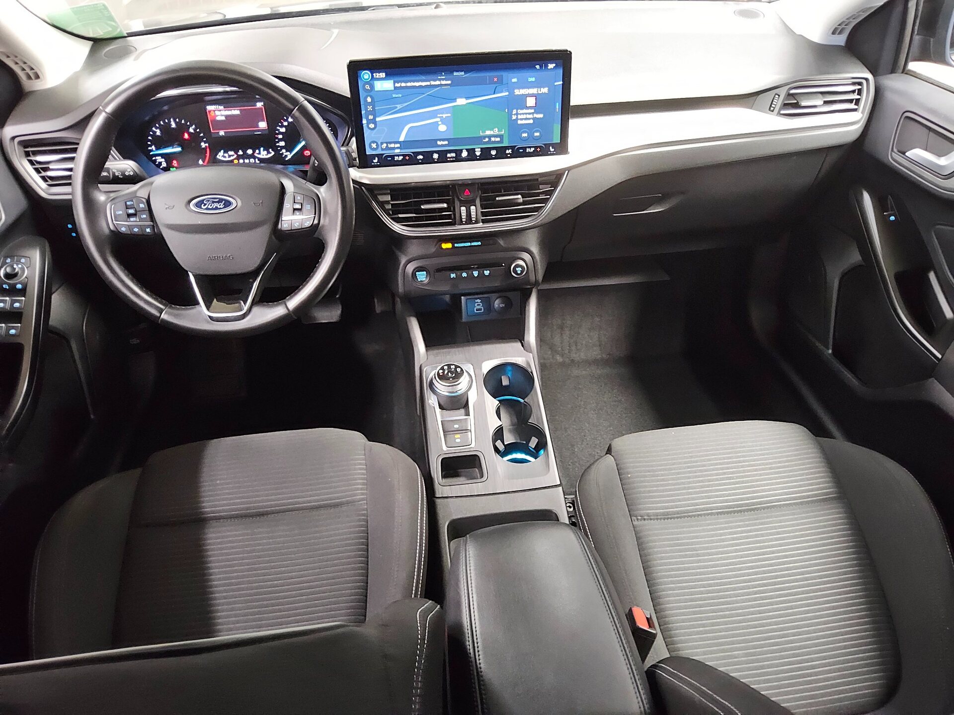 Ford Focus Turnier 1.5 EB Titanium AHK Navi PDC LED 5