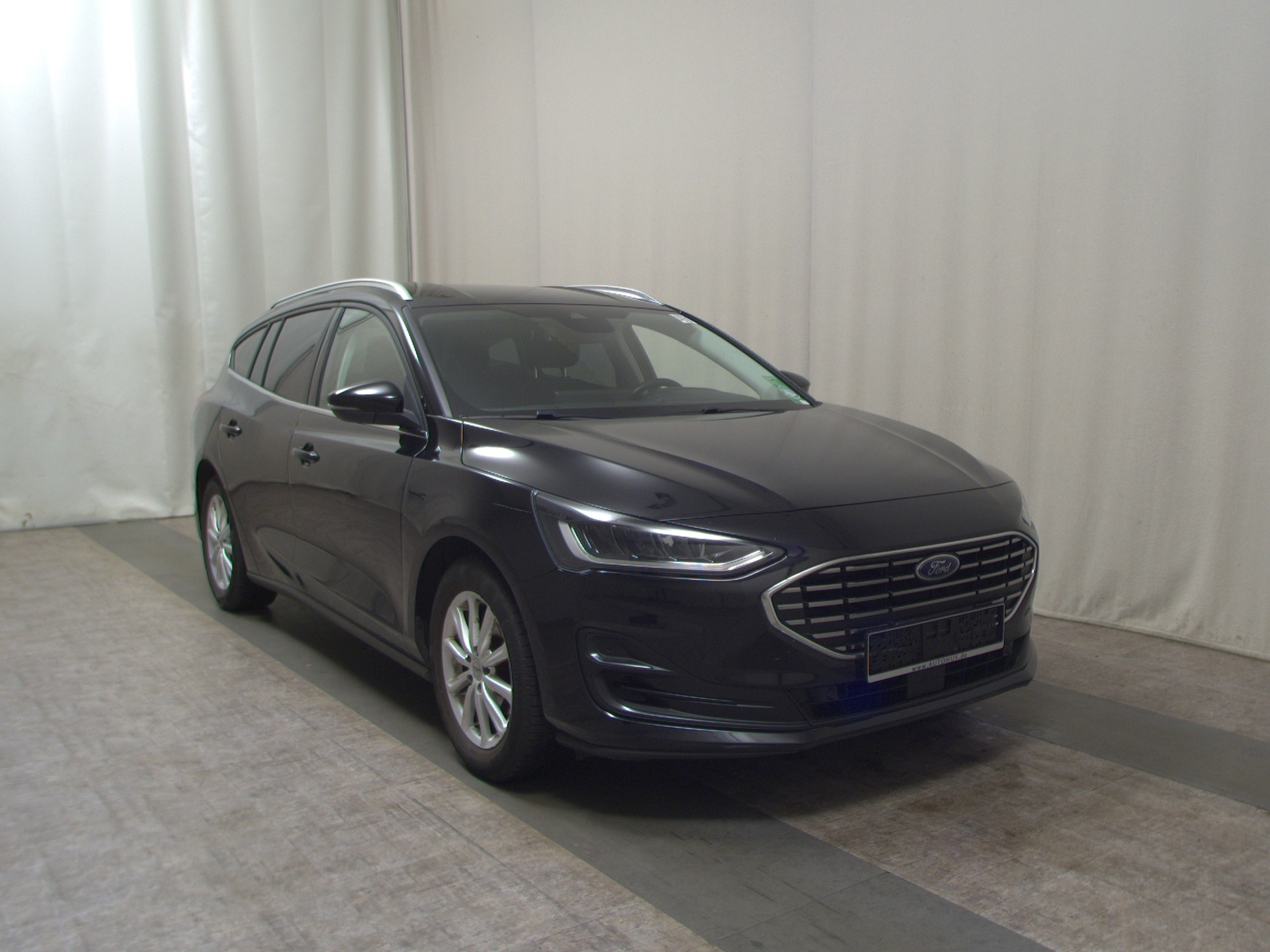 Ford Focus Turnier 1.5 EB Titanium AHK Navi PDC LED 3