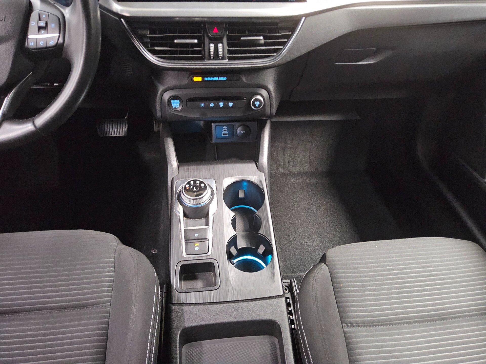 Ford Focus Turnier 1.5 EB Titanium AHK Navi PDC LED 6
