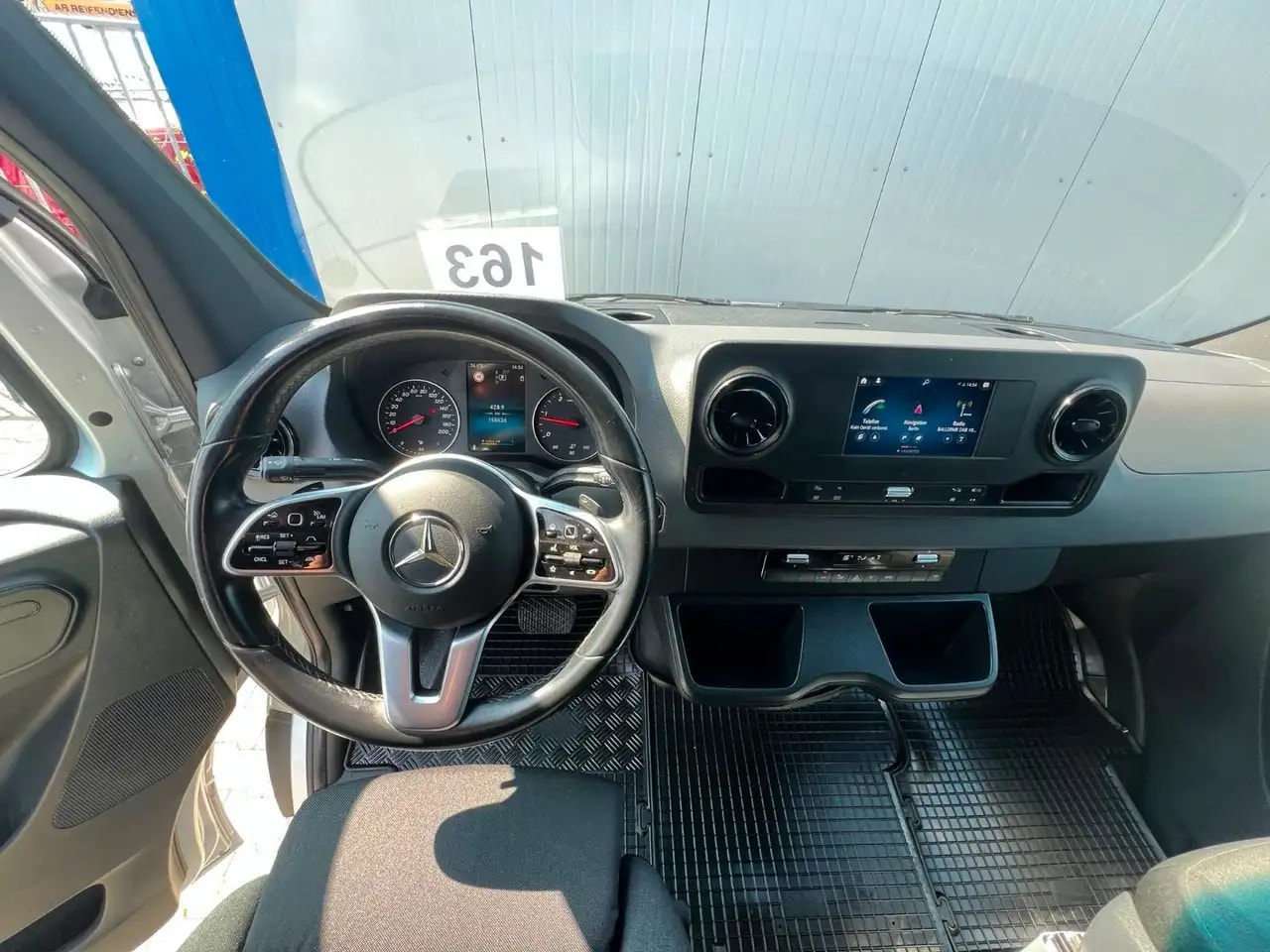 Mercedes-Benz Sprinter 314 AUTOMATIK NAVI TOTWINKEL KAMERA LED 17