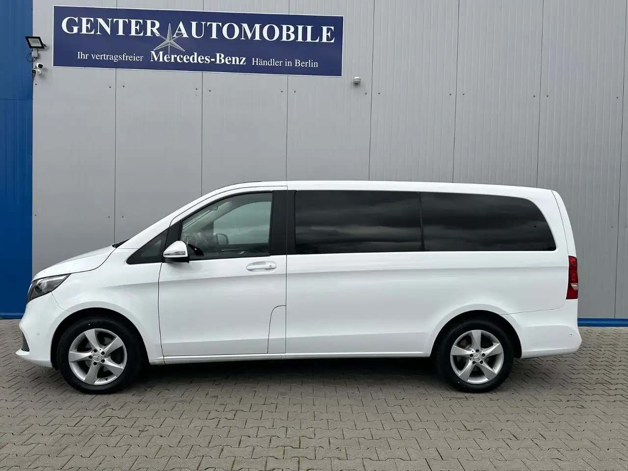 Mercedes-Benz V 220 V220 d LANG 9G MBUX KAMERA AHK 7-SITZER 4