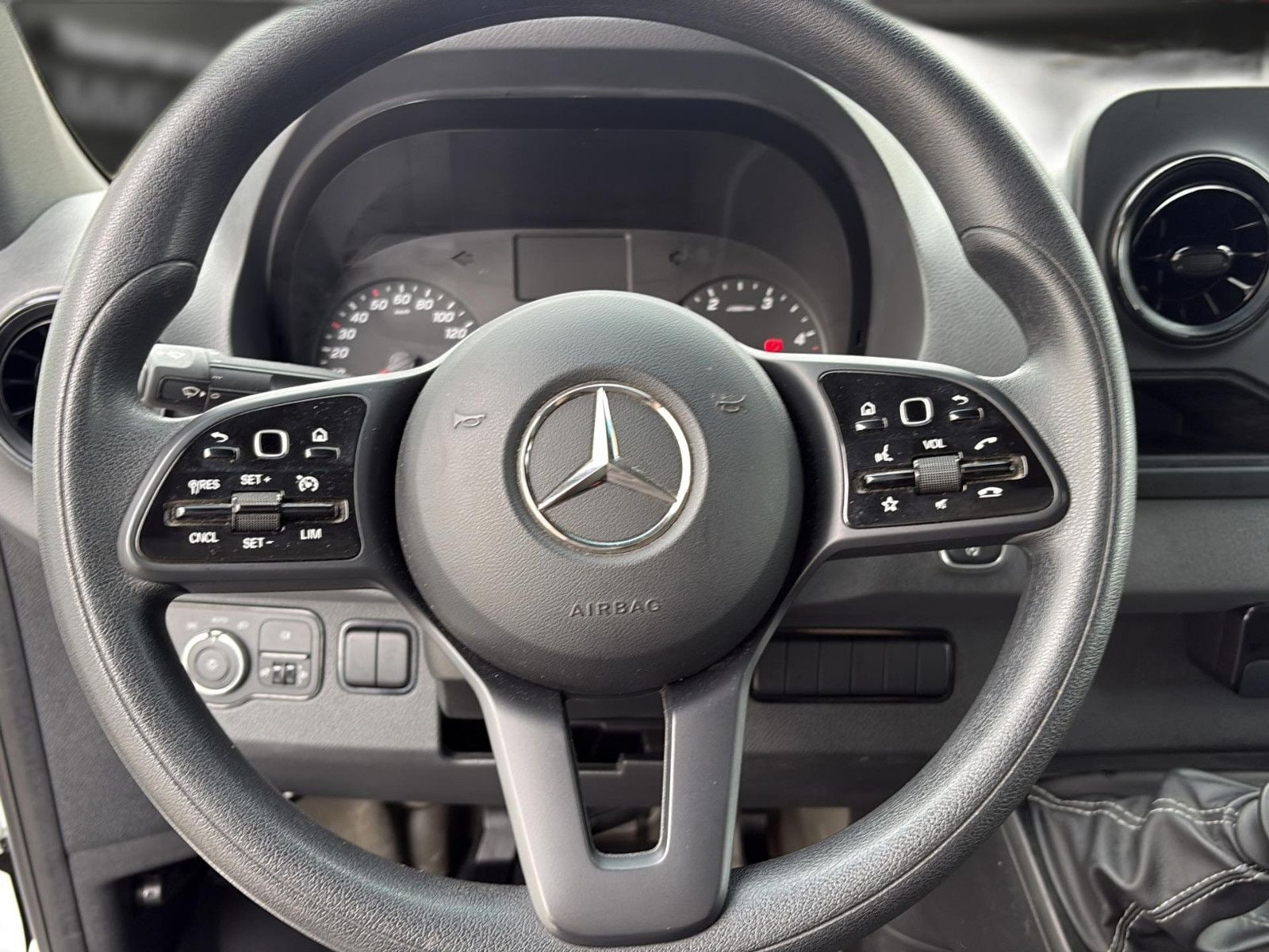 Mercedes-Benz Sprinter III Pritsche FWD 215 CDI Klima+Navi+Tem 9
