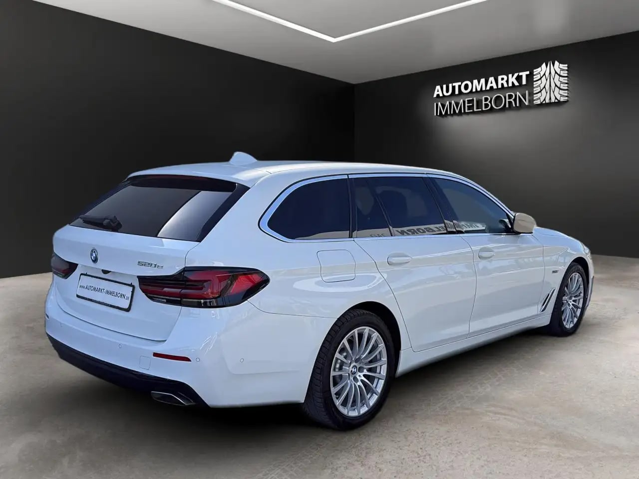 BMW 520 e VollLeder*LiceCP*LED*Navi+*4xSH*HUD*Sport 7
