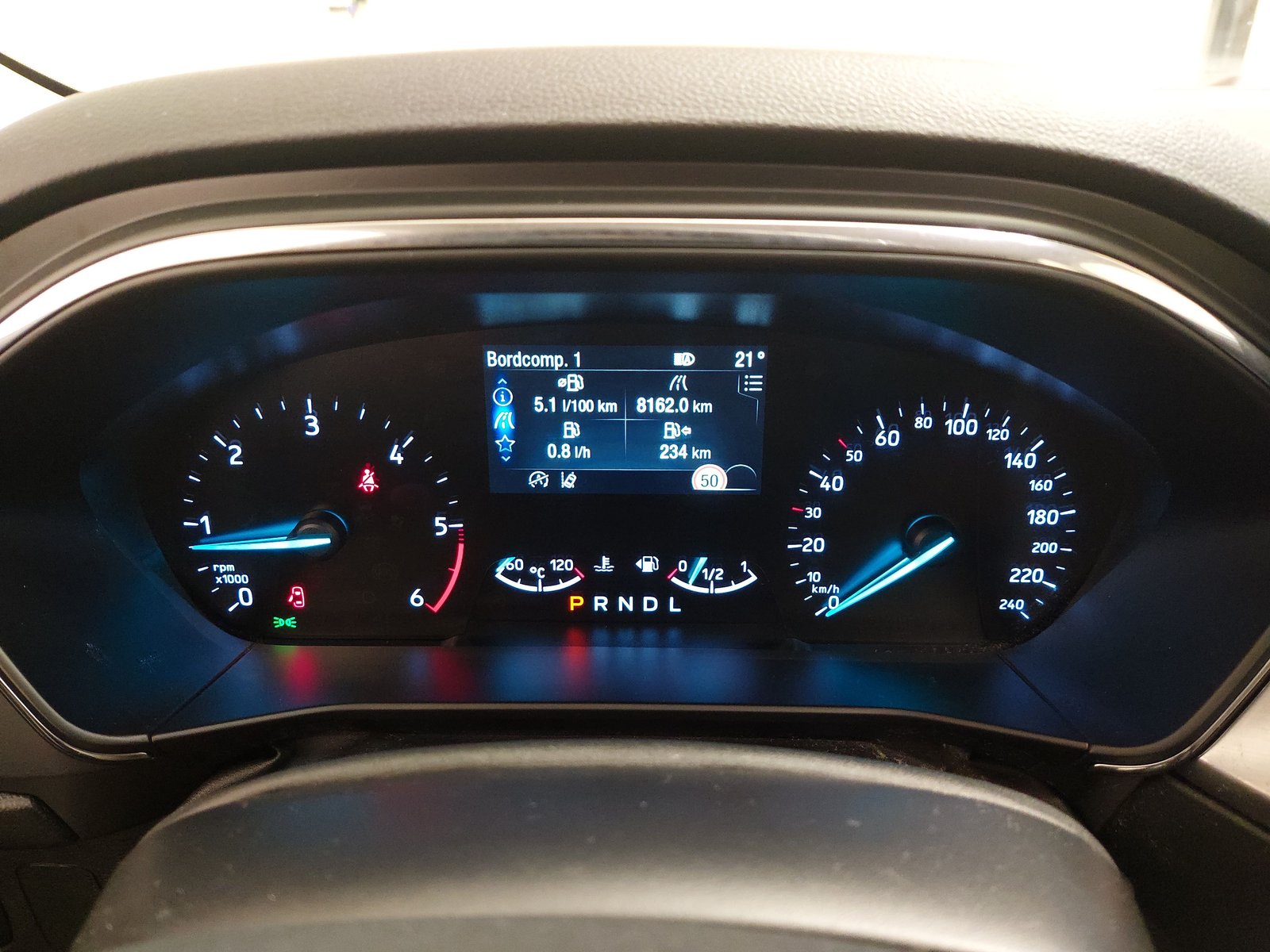 Ford Focus Turnier 1.5 EB Titanium NAVI LED SHZ RFK ACC 17