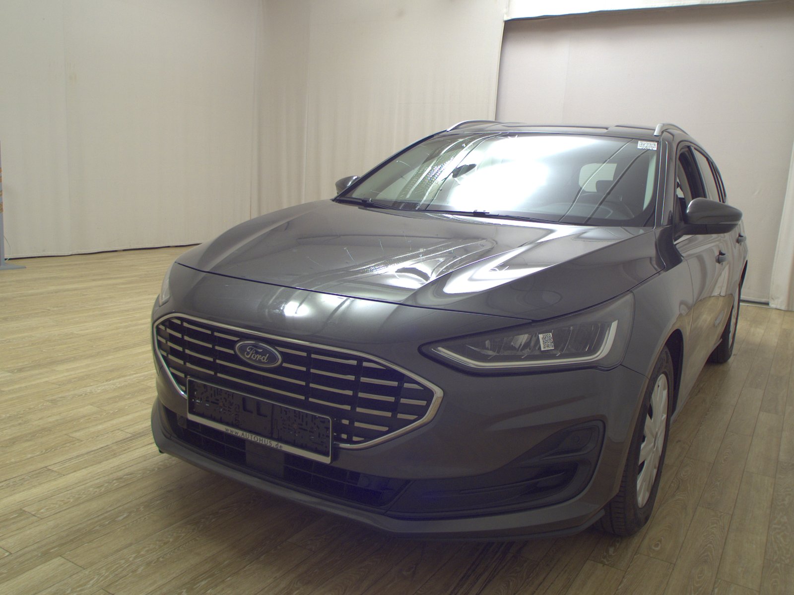 Ford Focus Turnier 1.5 EB Titanium NAVI LED SHZ RFK ACC 2
