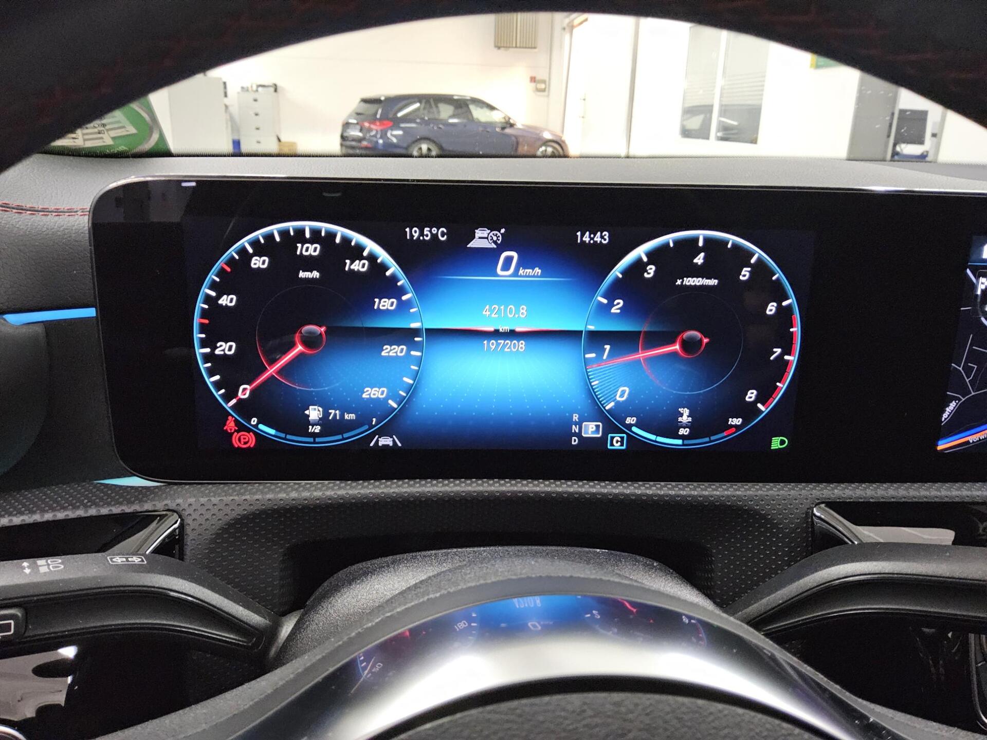 Mercedes-Benz CLA 200 SB AMG-Line Night MB-LED Navi Sound RFK 8