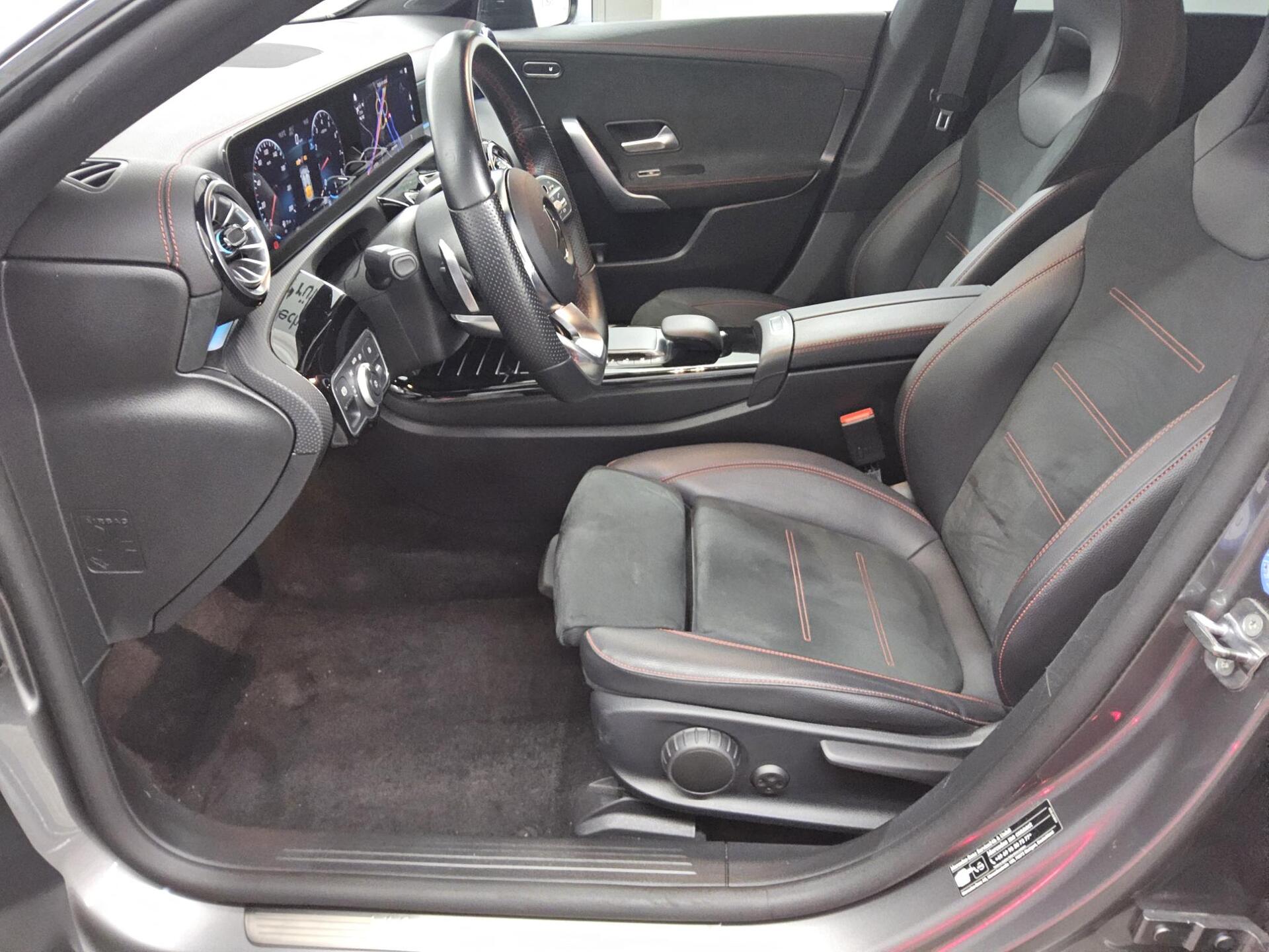 Mercedes-Benz CLA 200 SB AMG-Line Night MB-LED Navi Sound RFK 9
