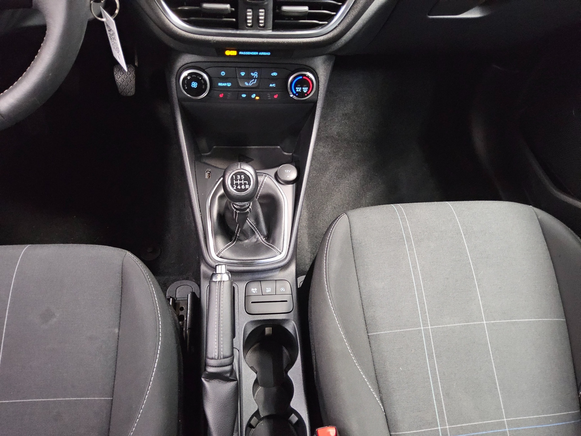 Ford Fiesta 1.5 TDCi Cool&Connect LED Shz Tempomat 6