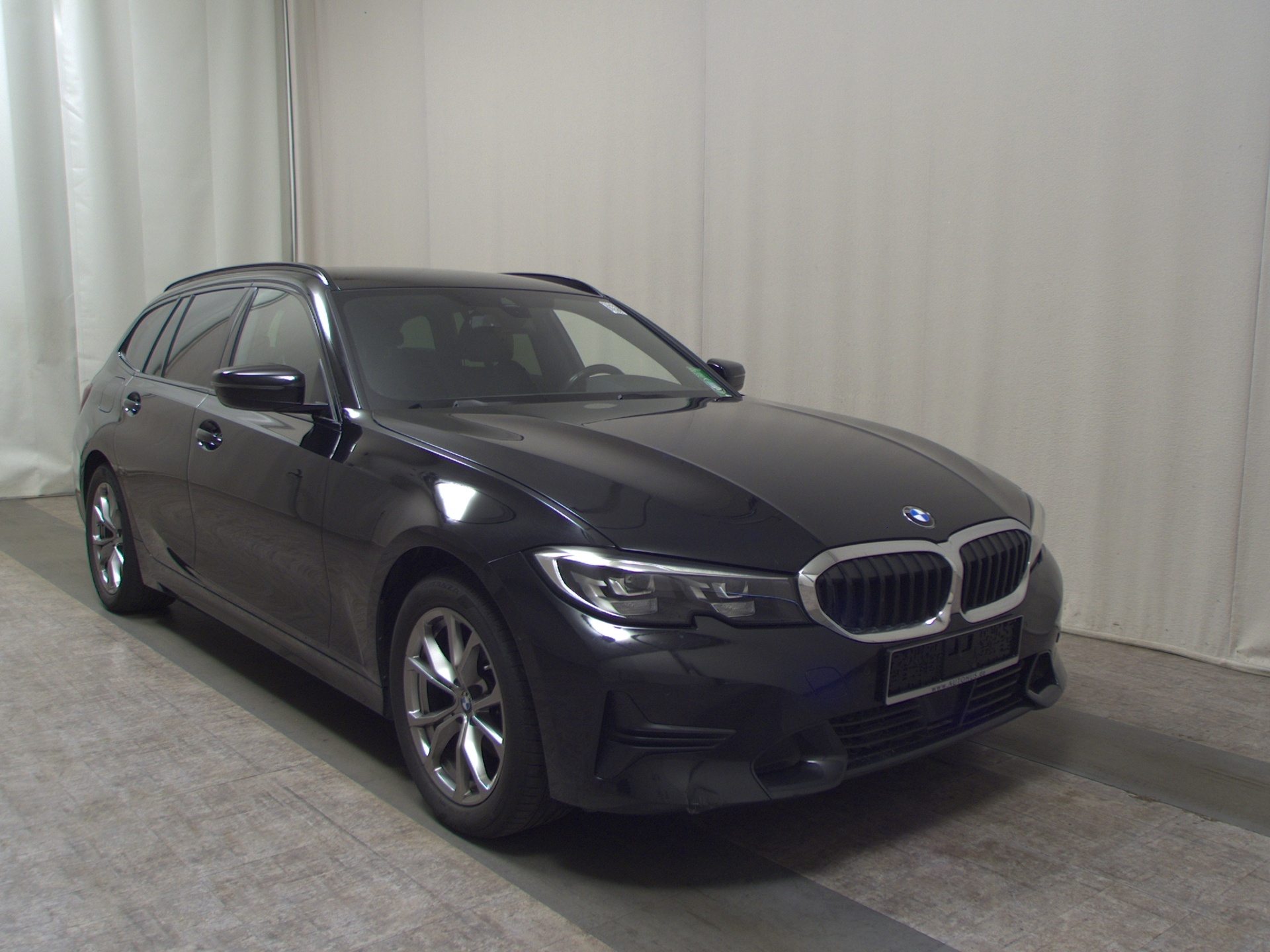 BMW 320iA Touring Sport-Line Navi LED LC-Pro RFK ACC 3