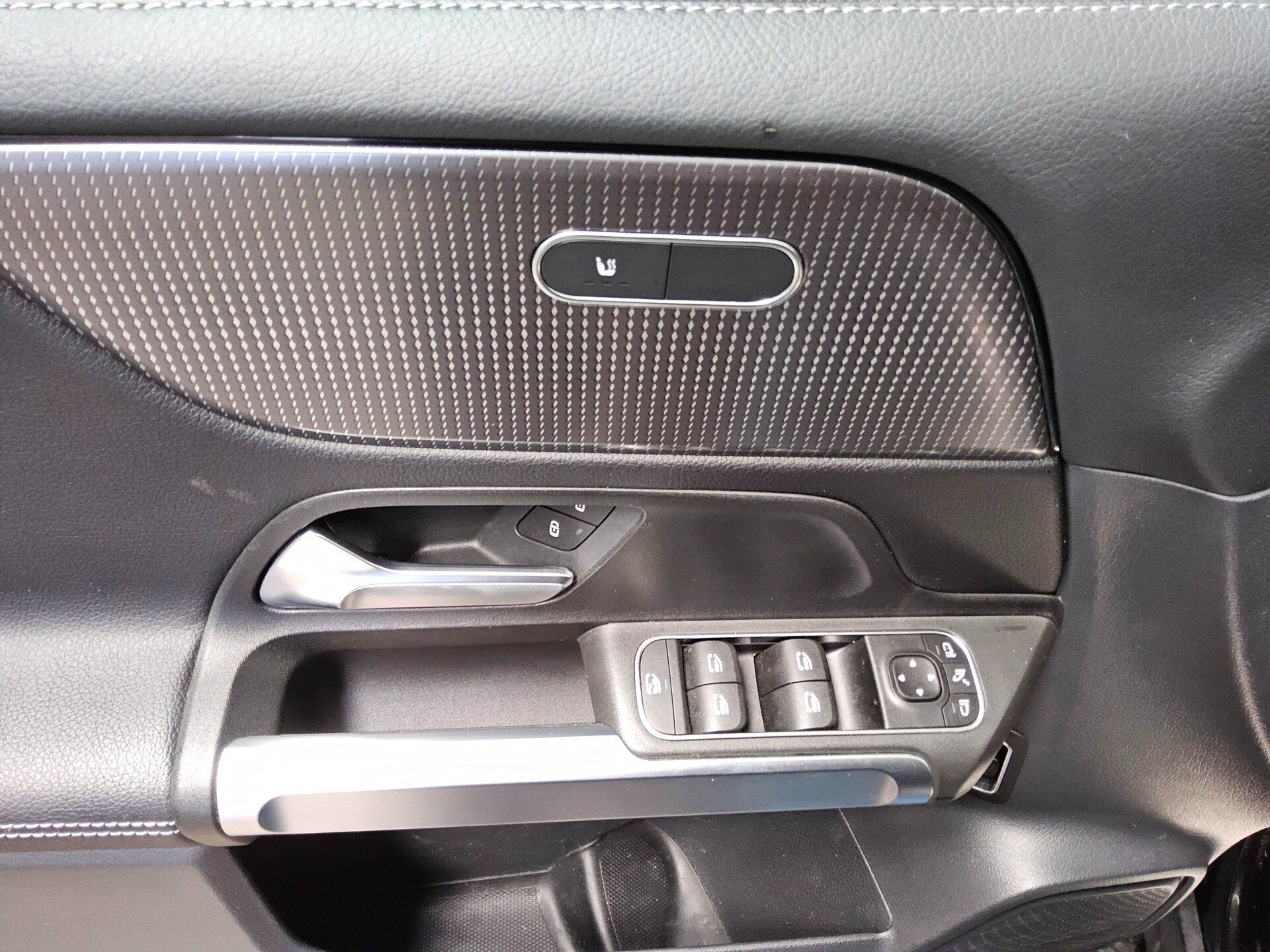 Mercedes-Benz GLB 220 d Progressive 2-Sitzer Navi LED Distr.+ 10