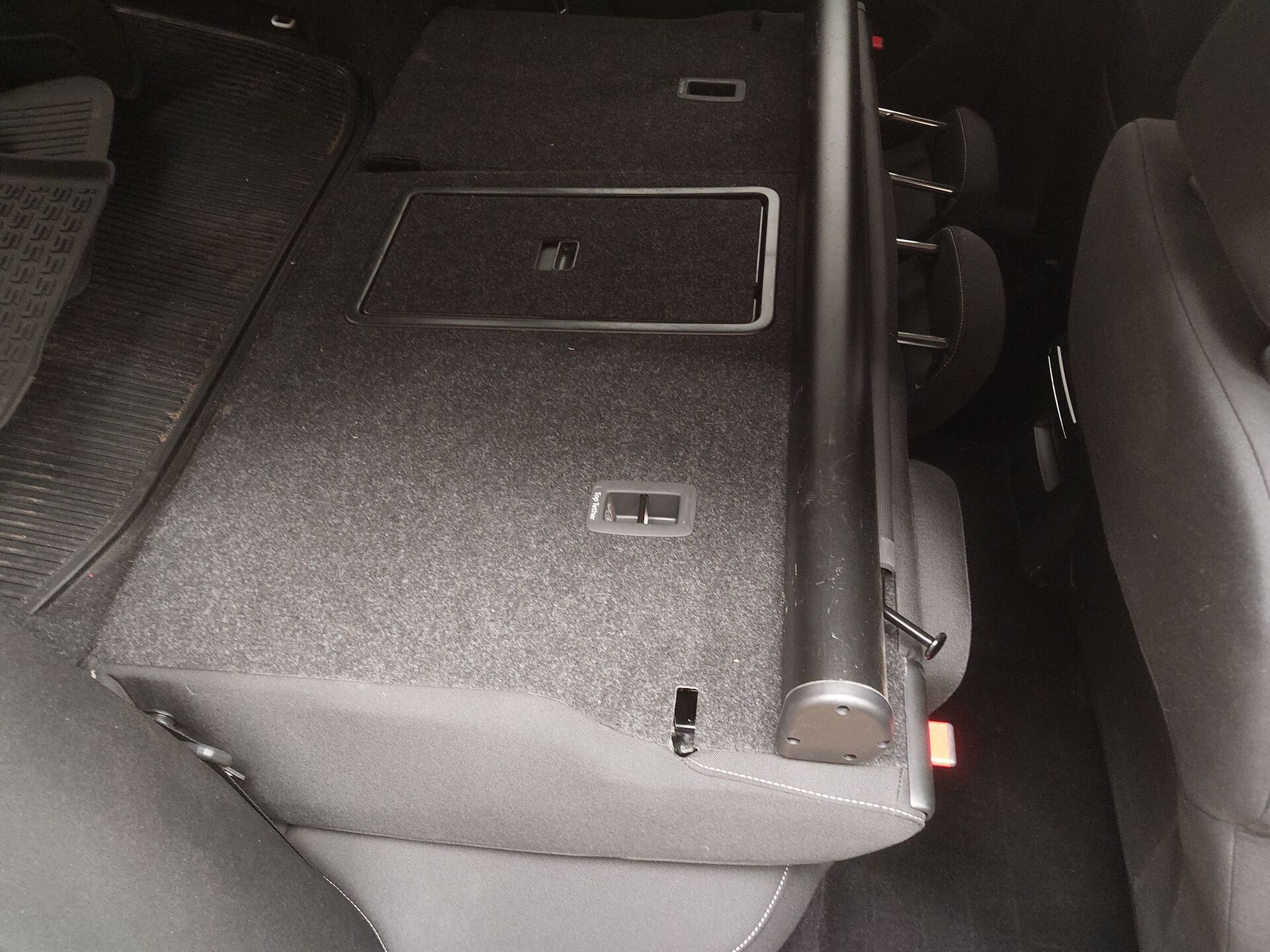 Skoda Superb Kombi 2.0 TDI Ambition NAVI LED DC Sound 18