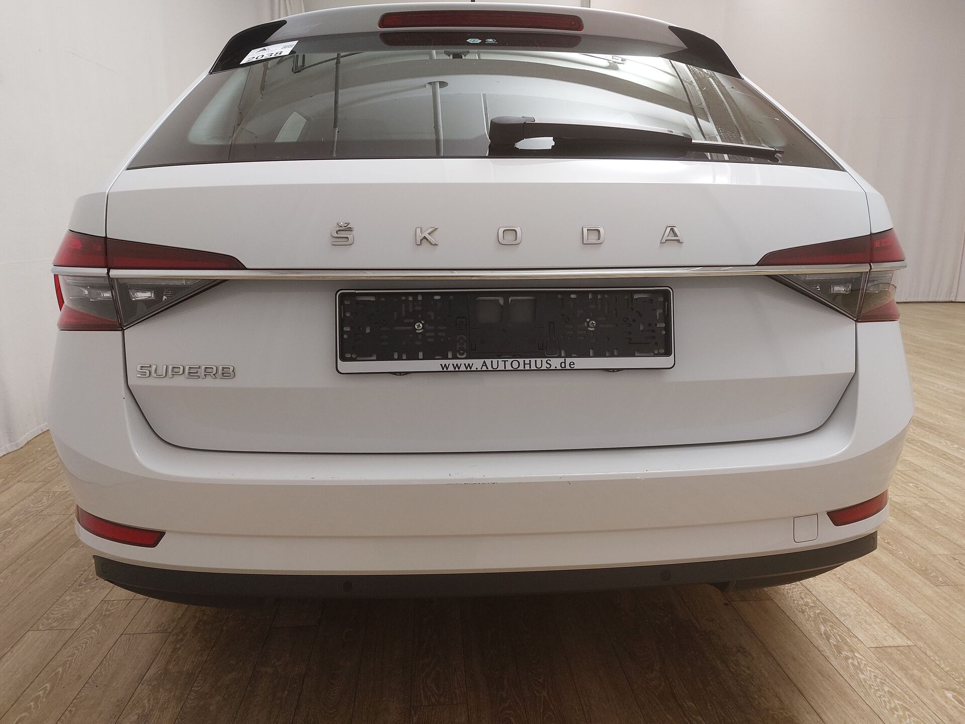 Skoda Superb Kombi 2.0 TDI Ambition NAVI LED DC Sound 6