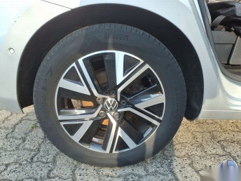 Volkswagen Touran 2.0 TDI Comf. Navi LED RFK SHZ 11