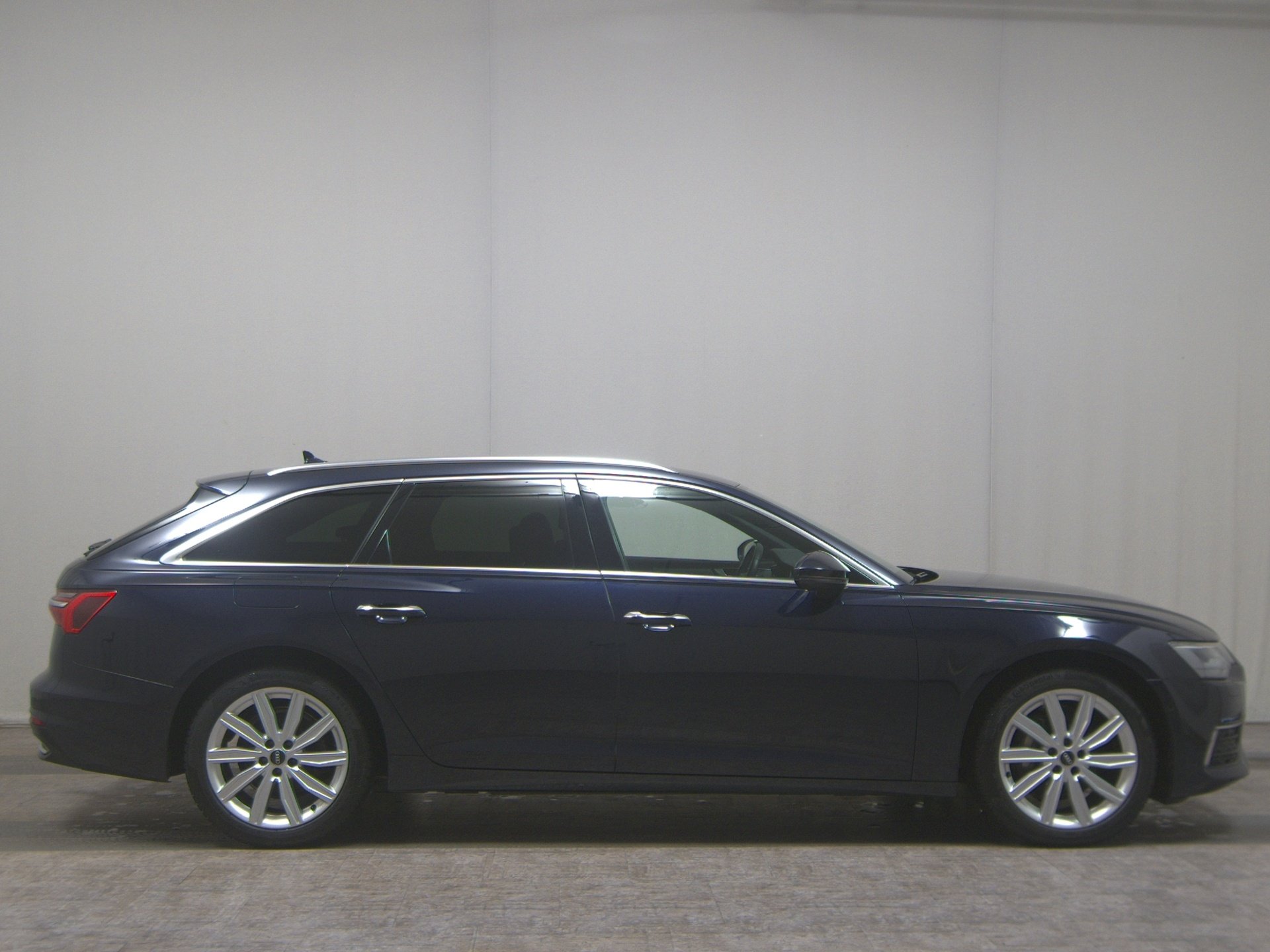 Audi A6 Avant 40 TDI design Navi LED vc Leder RFK AHK