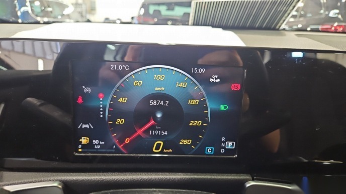 Mercedes-Benz GLB 200 d 4M Style T-Leder NAVI SHZ RFK LED 7