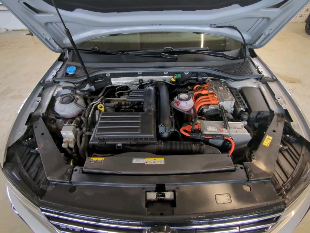 Volkswagen Passat Variant GTE 1.4 TSI GTE Navi LED AHK RFK 11