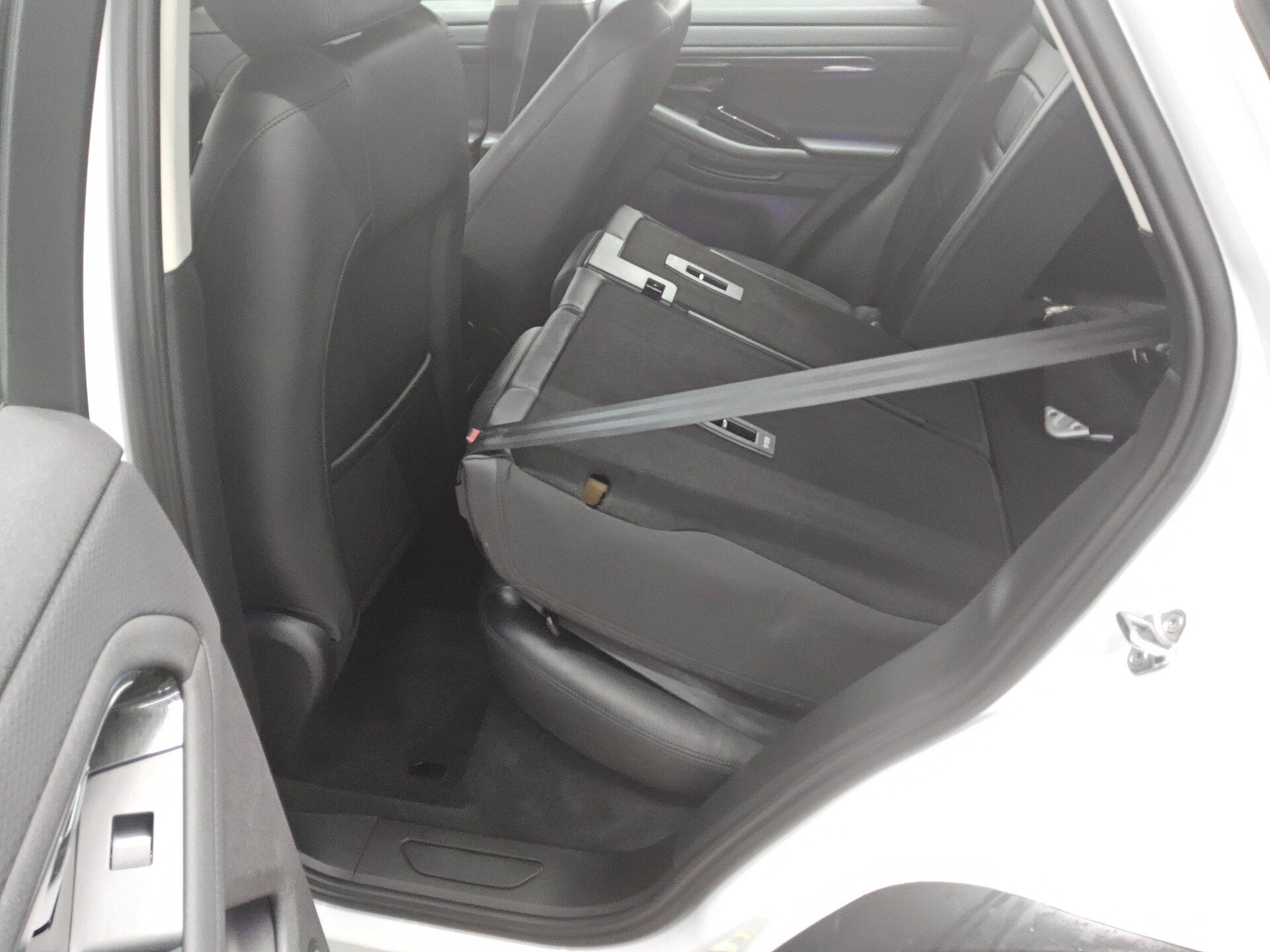 Land Rover Range Rover Evoque 1.5 P300e Hybrid Navi LED RFK 13