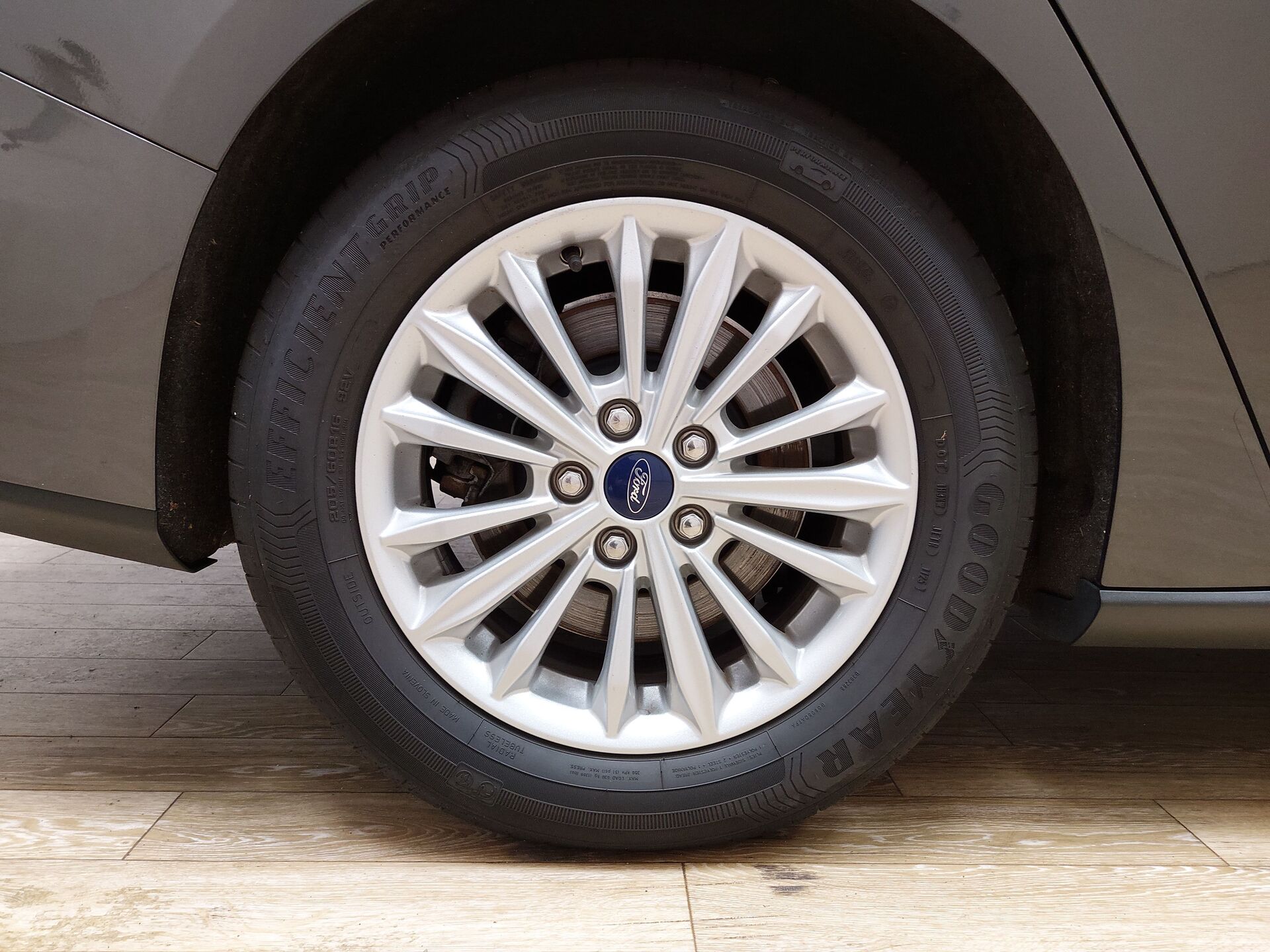 Ford Focus Turnier 1.5 EB Titanium NAVI KLIMAAUT SHZ RFK LED 7