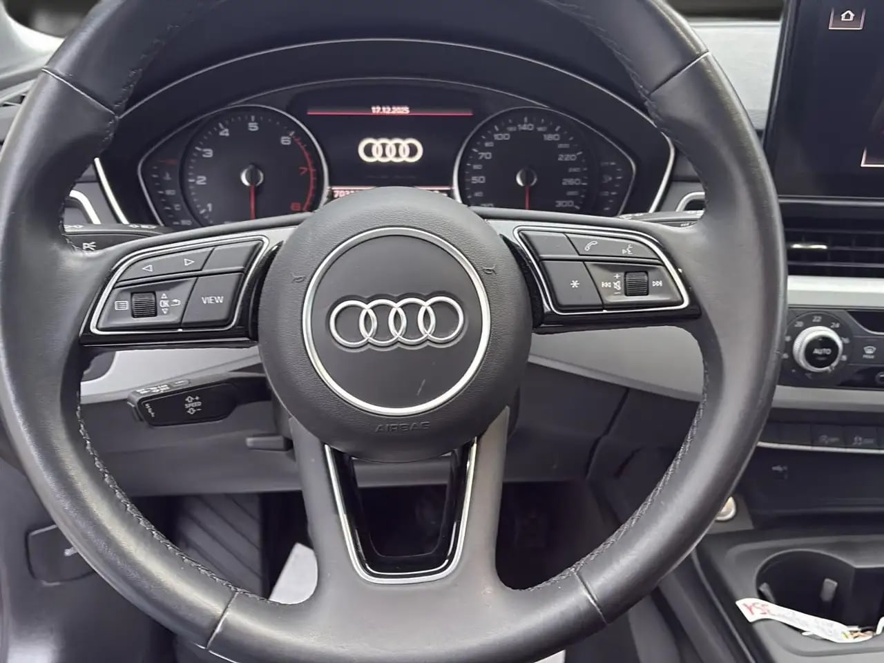 Audi A4 35 TFSI STHZG*LED*Navi*Park*Tempo*SH*1Hand 10