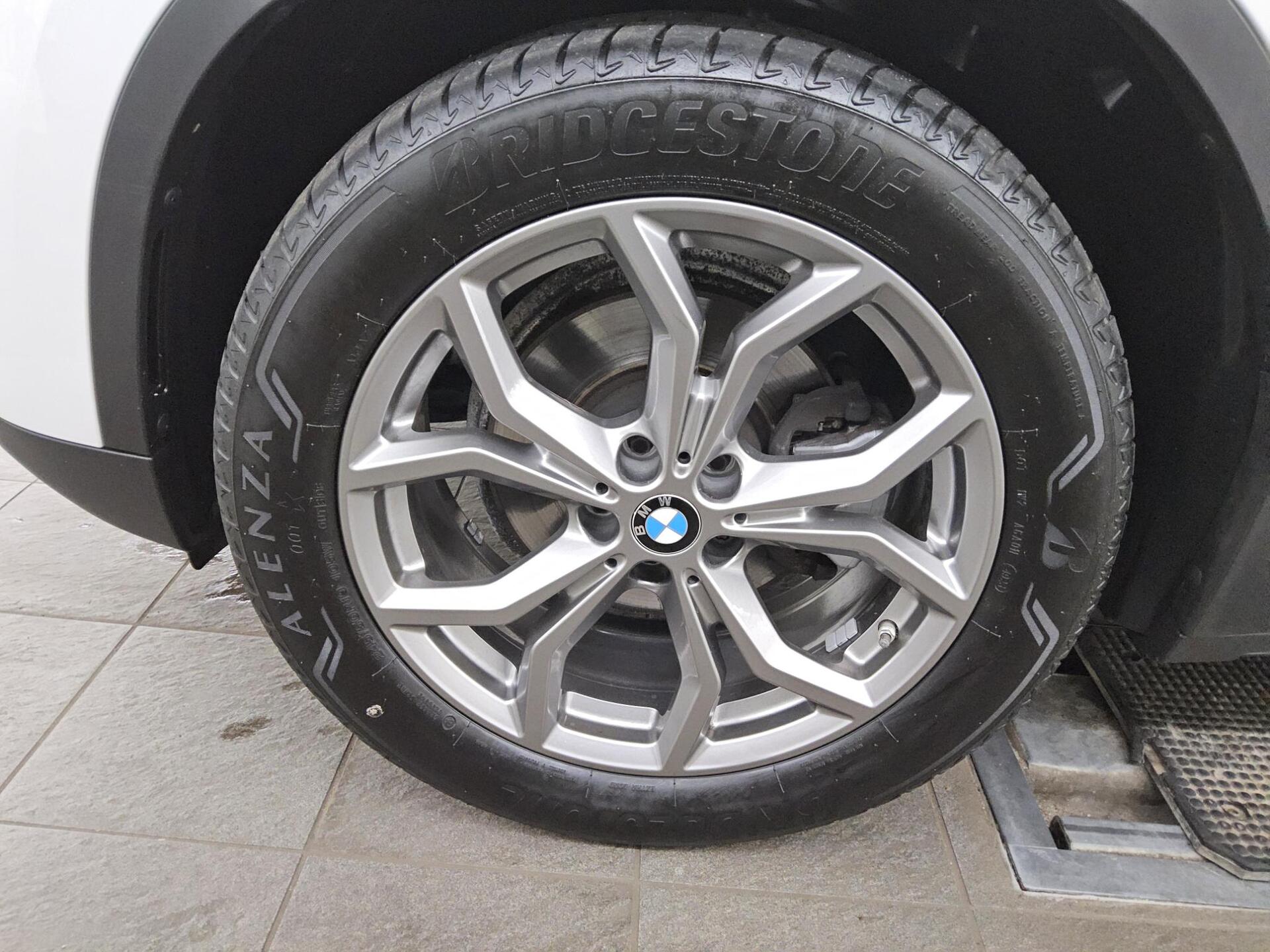 BMW X3 xDrive20i X-Line T-Leder Navi LED HuD HiFi 10