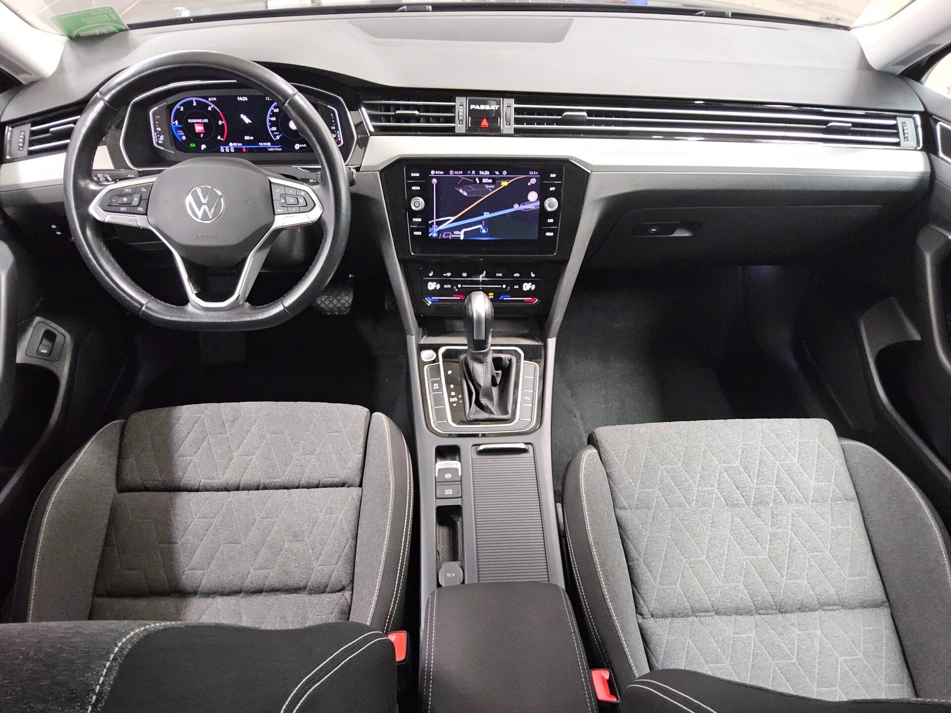 Volkswagen Passat Var. 2.0 TDI Business Navi LED AID 5