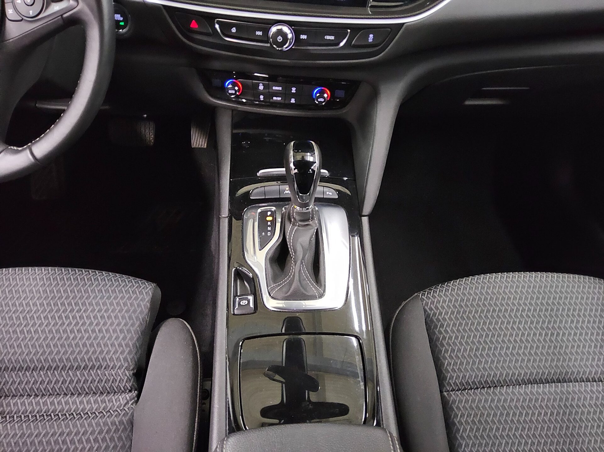 Opel Insignia ST 2.0 D Elegance Navi LED AGR-Sitz Shz PDC 6