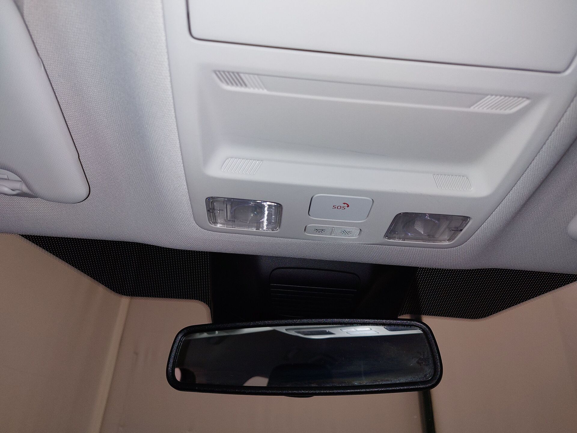 Ford Focus Turnier 1.5 EB Titanium NAVI KLIMAAUT SHZ PDC LED 16